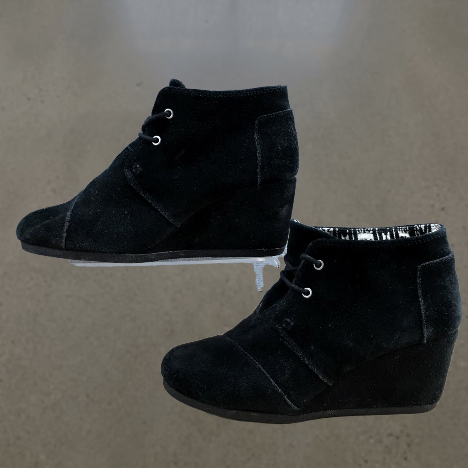 Toms TOMS Boots Womens 7.5 Desert Wedge Ankle Bootie Black Suede Lace Up Bootie Size US 8 / IT 38 - 1 Thumbnail