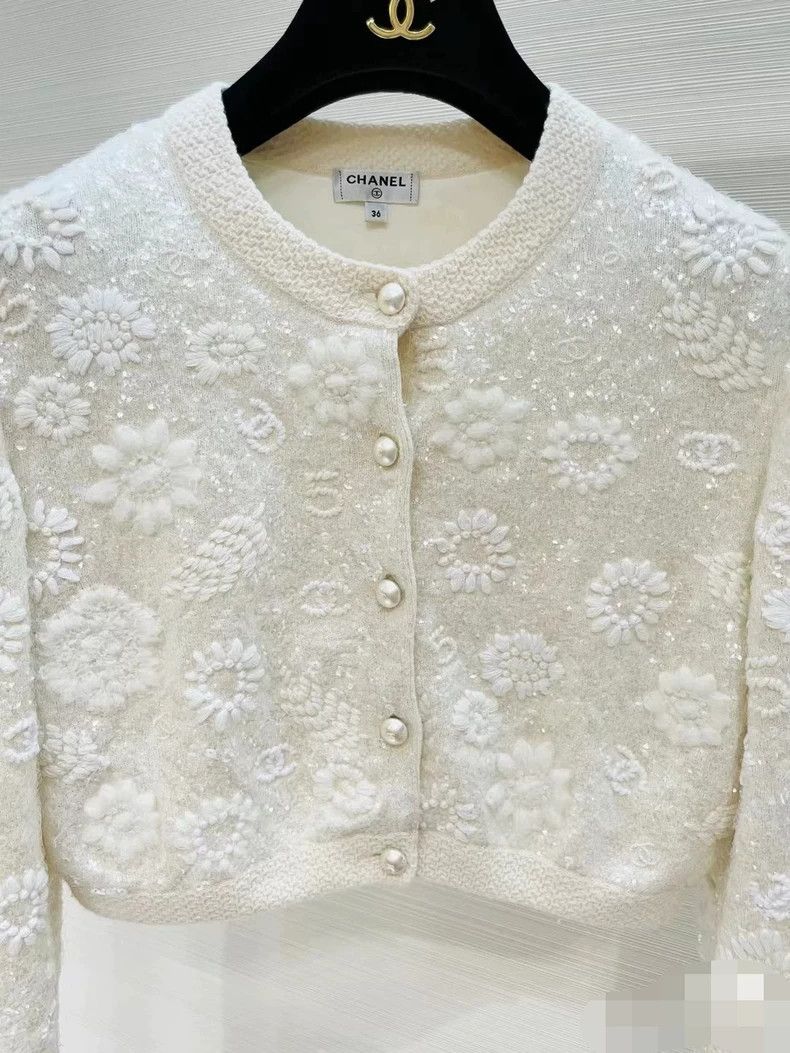 Chanel Chanel Embroidered logo sequin three-dimensional flower ca Size XS / US 0-2 / IT 36-38 - 4 Thumbnail