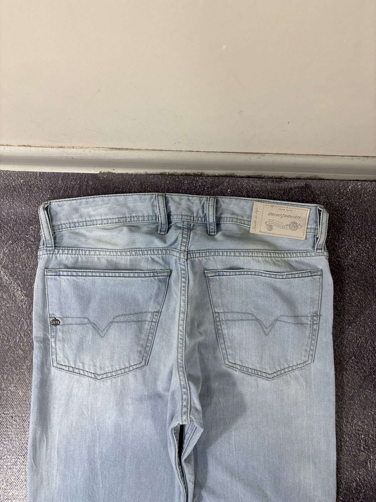Diesel Diesel Waykee Regular Straight NWT Men’s Blue Denim Jeans Size US 30 / EU 46 - 22 Thumbnail