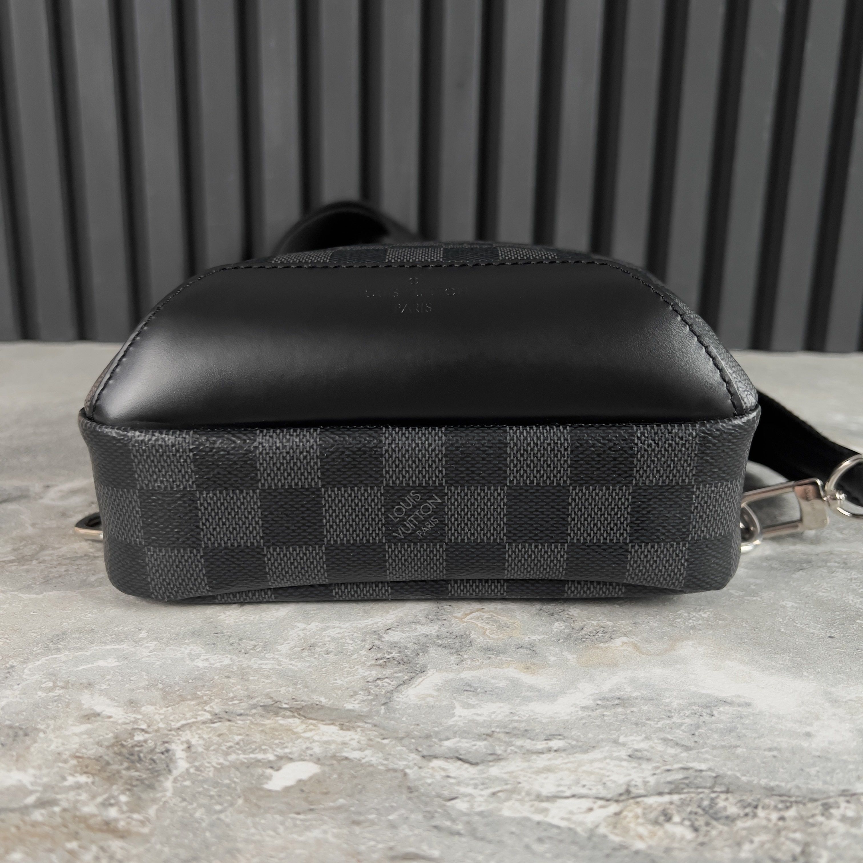 Louis Vuitton Avenue Damier Graphite Canvas Slingbag Bag Size ONE SIZE - 6 Thumbnail