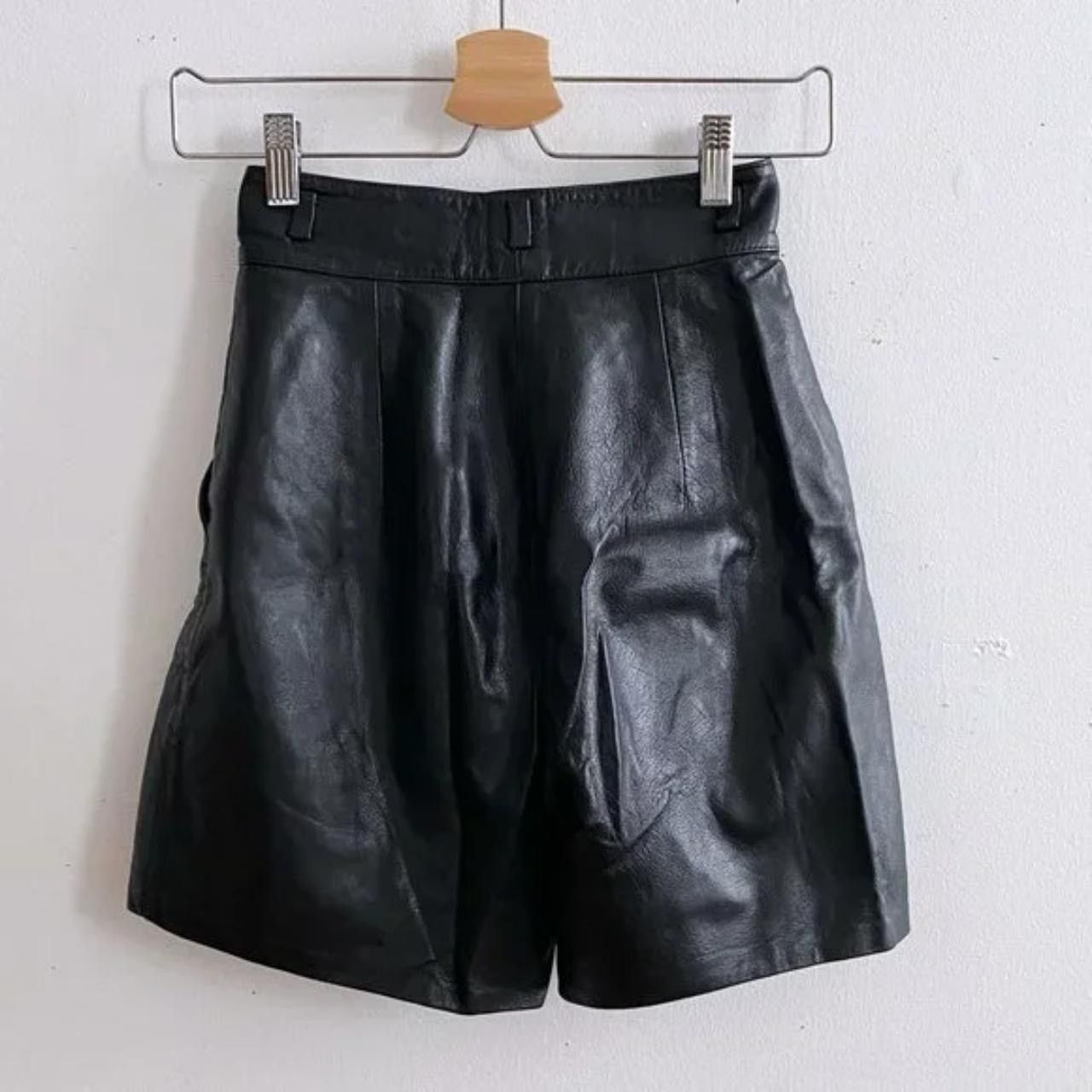 Vintage VINTAGE High Waist Leather Shorts Size 26" / US 2 / IT 38 - 3 Thumbnail