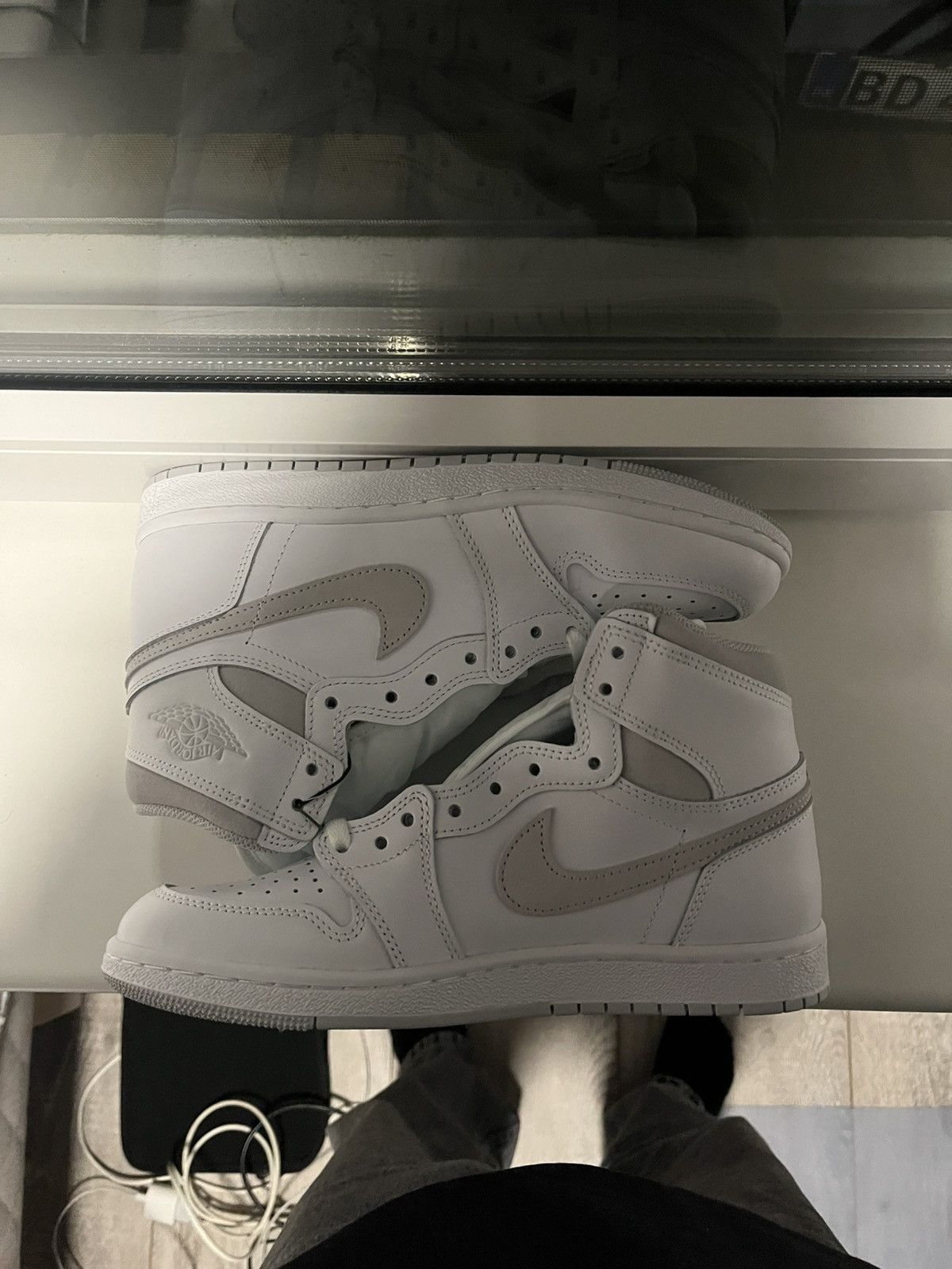 Jordan Brand × Nike Jordan 1 Neutral Grey Size US 8 / EU 41 - 3 Thumbnail