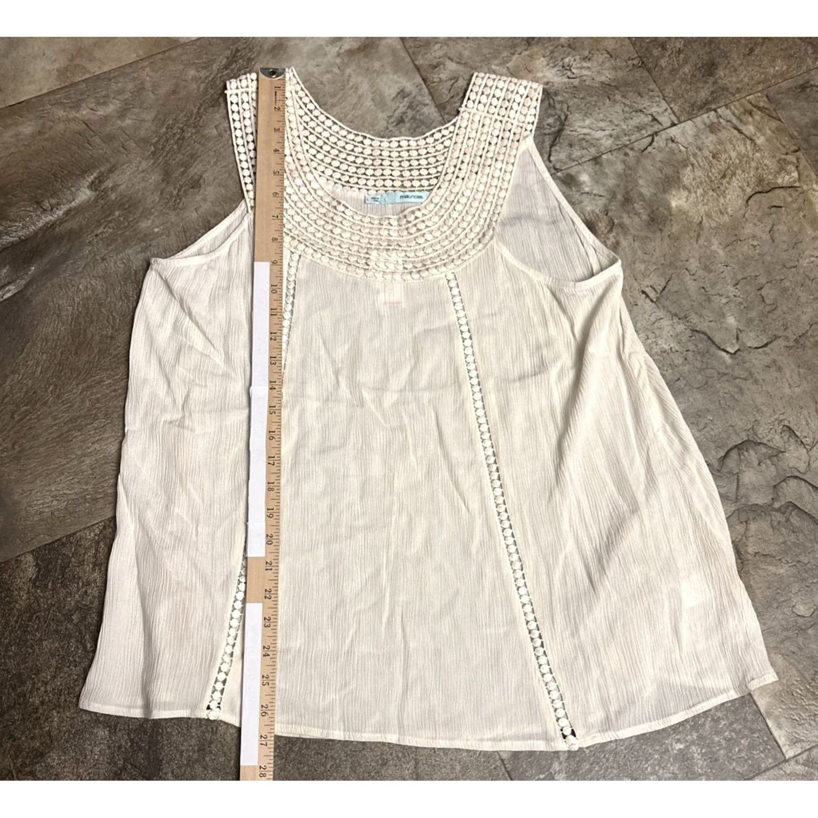 Vintage Maurices Tank Top Women's Ivory Sleeveless Round Neck Lightweight Embroidered L Regular Shirt Shirt Size L / US 10 / IT 46 - 3 Thumbnail