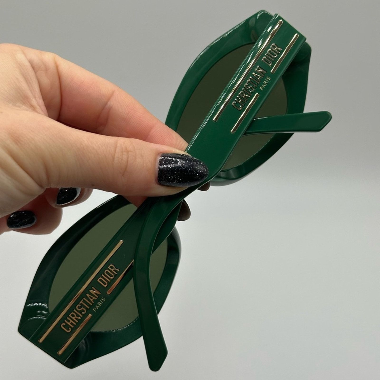 Dior NEW Dior Sunglasses CD40058U 96N SignatureB1U ShinyDarkGreen Size ONE SIZE - 8 Thumbnail