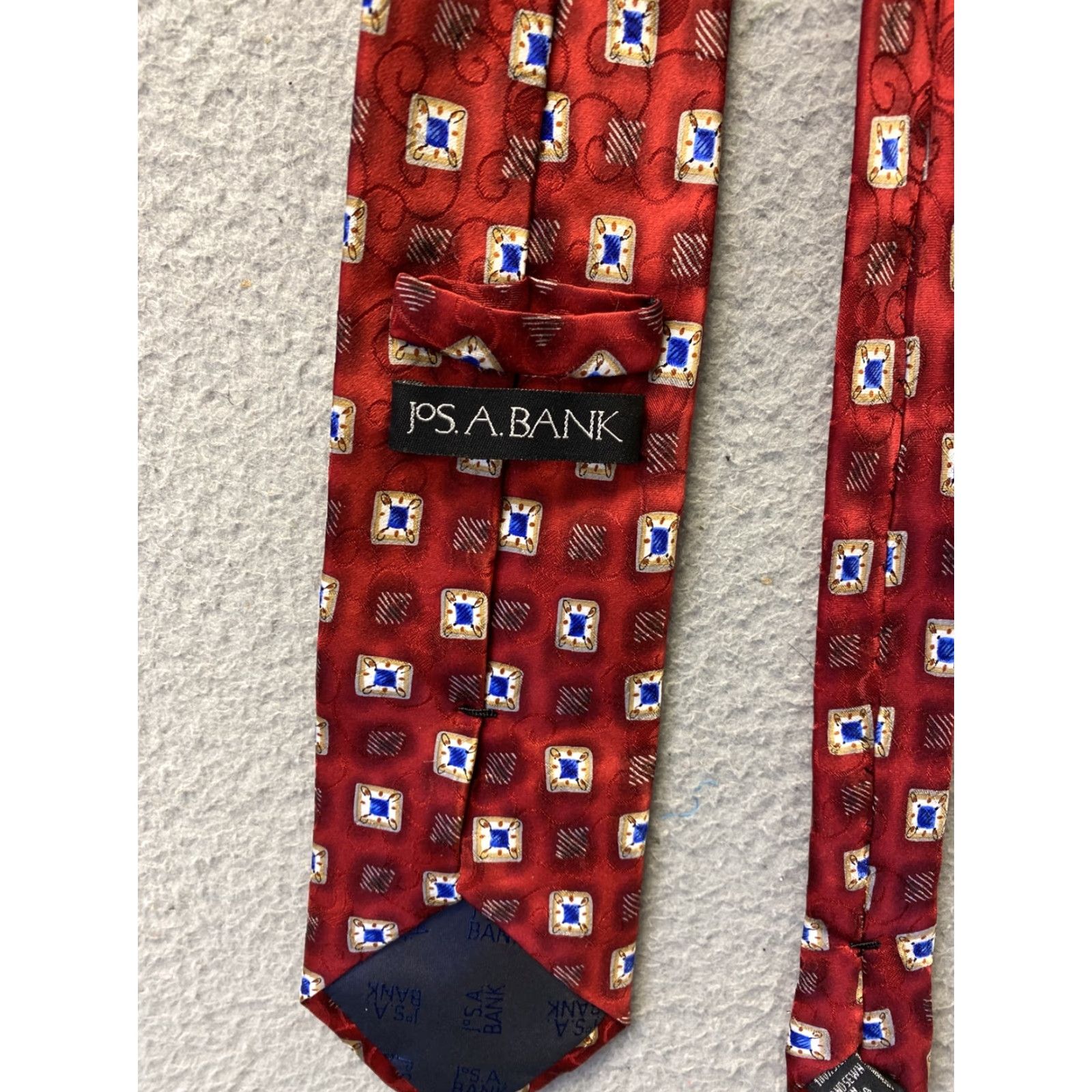 Jos. A. Bank VINTAGE Jos A Bank Tie Red Geometric 100% Silk Classic Length 57-60 Men Accessories Mens Tie Size ONE SIZE - 2 Thumbnail