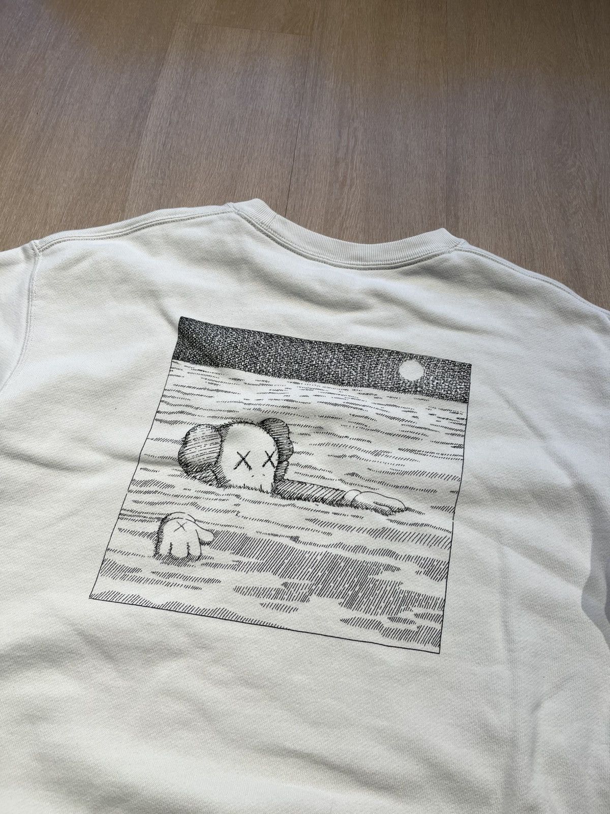 Kaws Kaws x Uniqlo sweater Medium Size US M / EU 48-50 / 2 - 1 Thumbnail