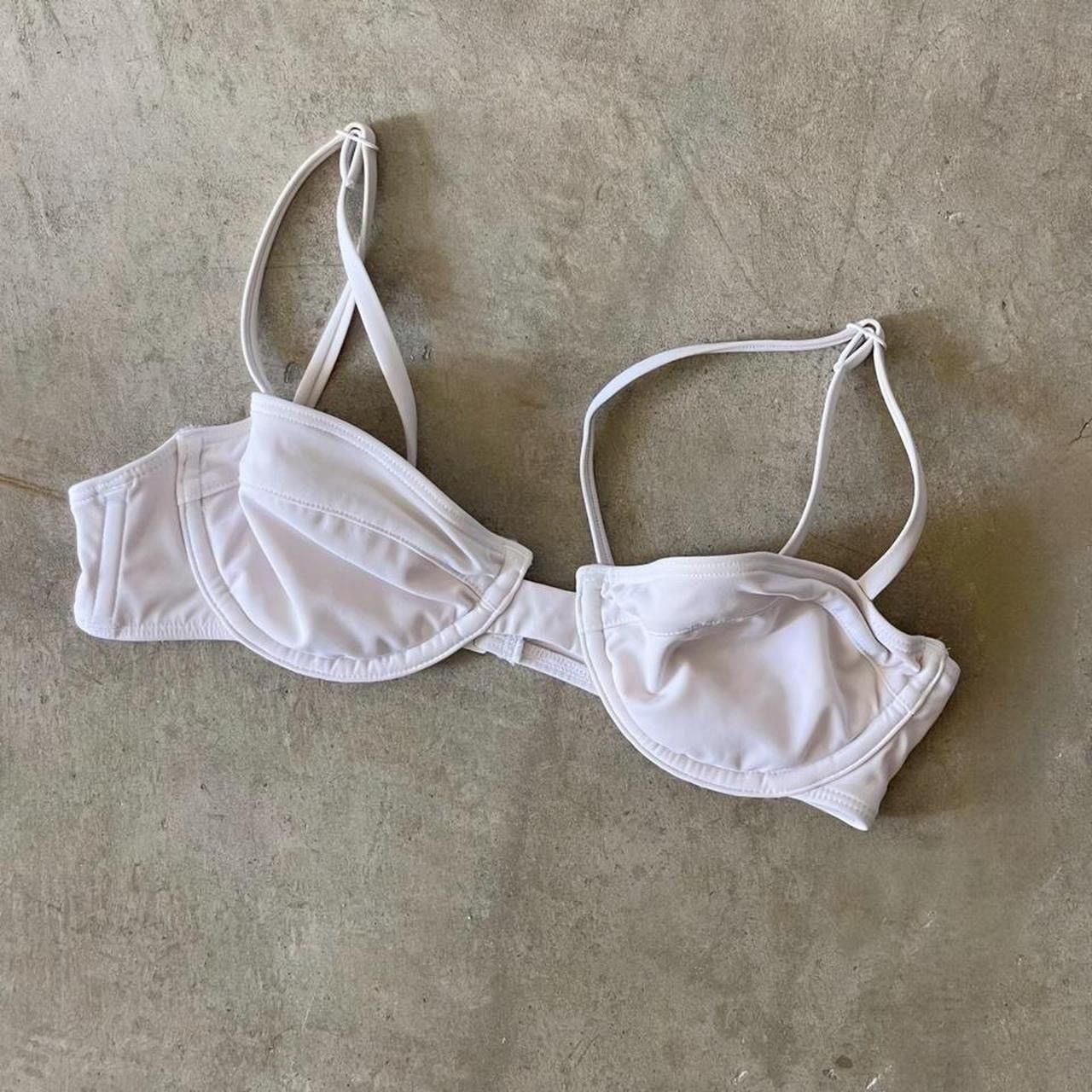 Aritzia Aritzia Babaton White Bikini Top XS Size XS / US 0-2 / IT 36-38 - 1 Thumbnail
