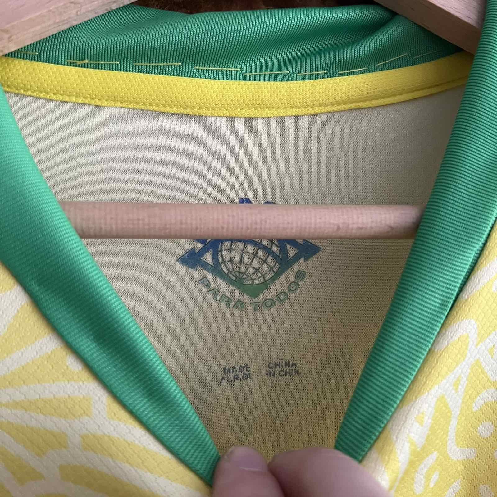 Other Vintage Y2K Brazil Soccer Graphic Jersey Shirt Size US M / EU 48-50 / 2 - 5 Thumbnail