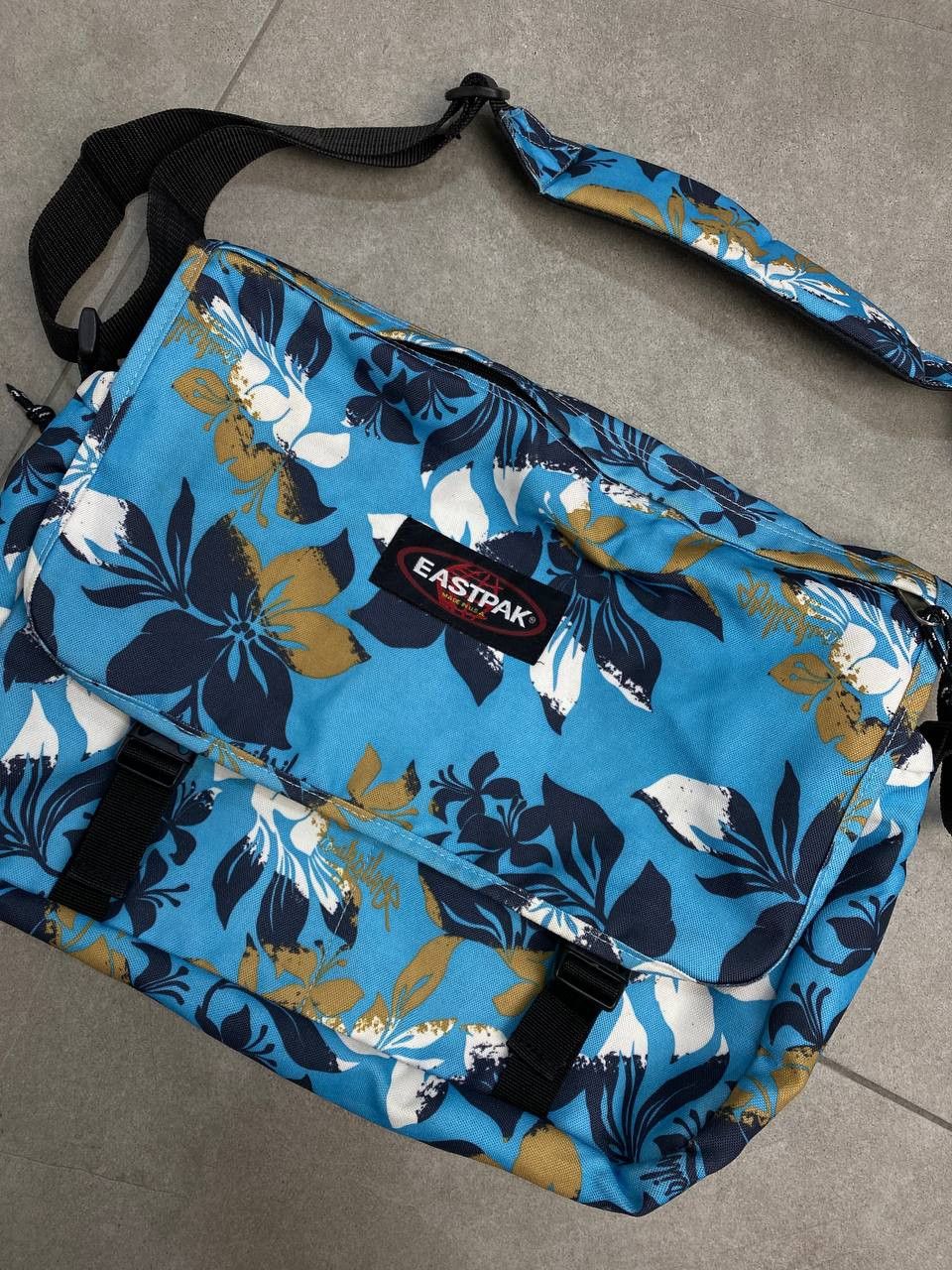 Eastpak Vintage Eastpack Floral Hawaiian Silhouette Y2K Surf Bag Size ONE SIZE - 7 Thumbnail