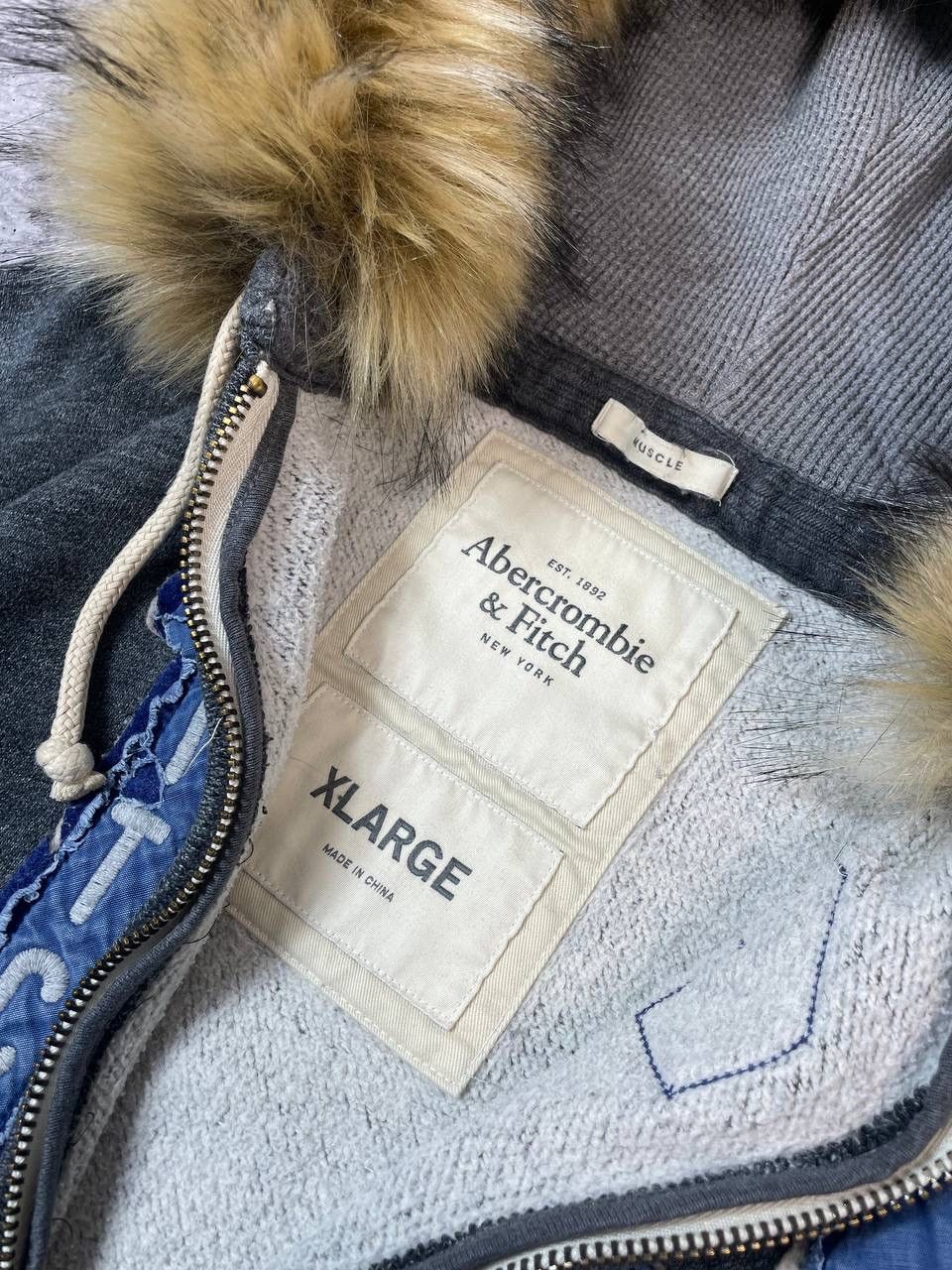 Abercrombie & Fitch Vintage 00s Abercrombie Fitch Faux Fur Zip Up Hoodie Y2K Size US XL / EU 56 / 4 - 6 Thumbnail