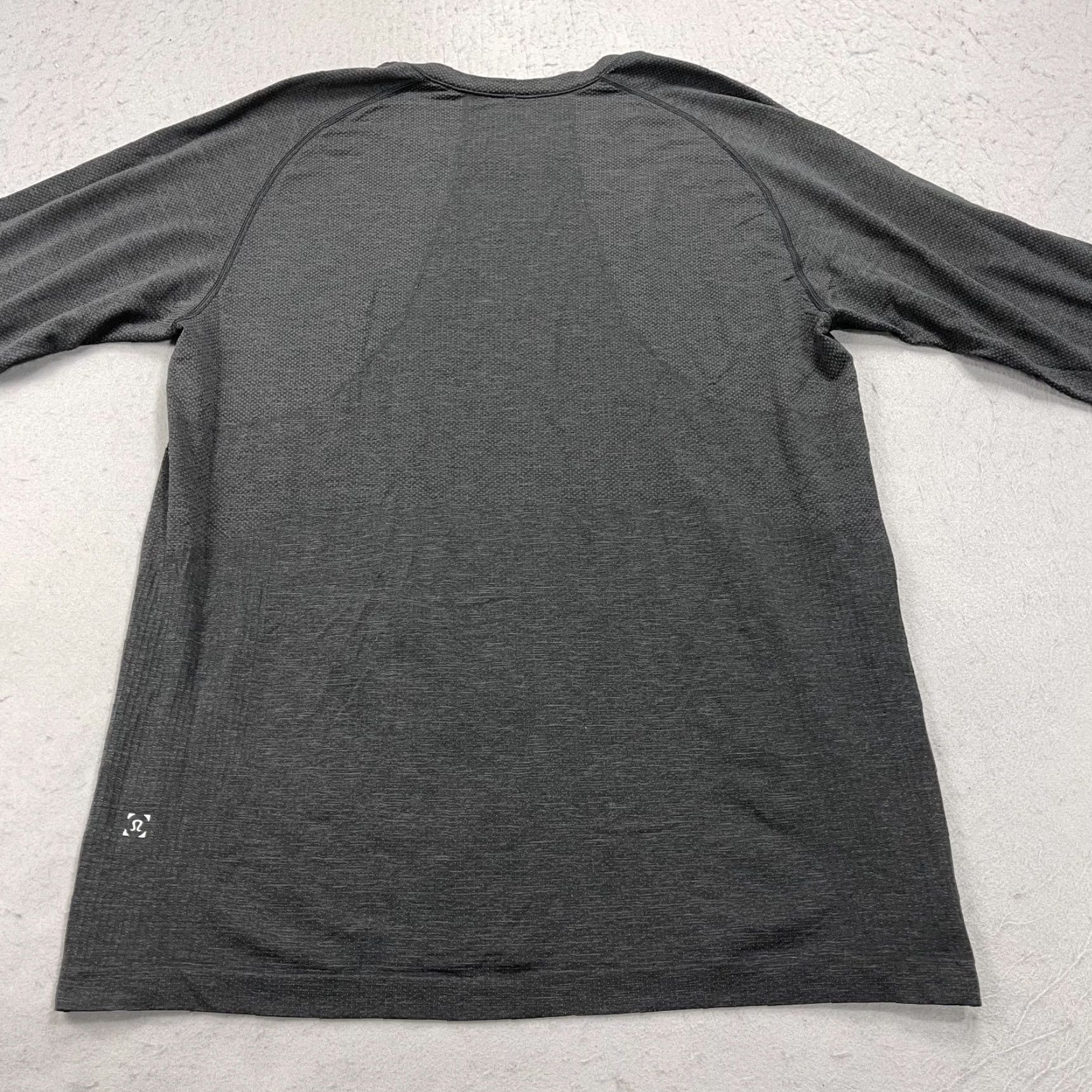 Lululemon Lululemon Shirt Mens Large Gray Long Sleeve Metal Vent Athletic Tee Size US L / EU 52-54 / 3 - 5 Thumbnail