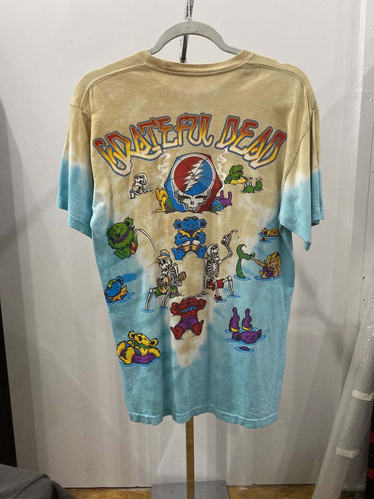 Liquid Blue 2001 Vintage Liquid Blue x Grateful Dead T-Shirt Size US M / EU 48-50 / 2 - 1 Thumbnail