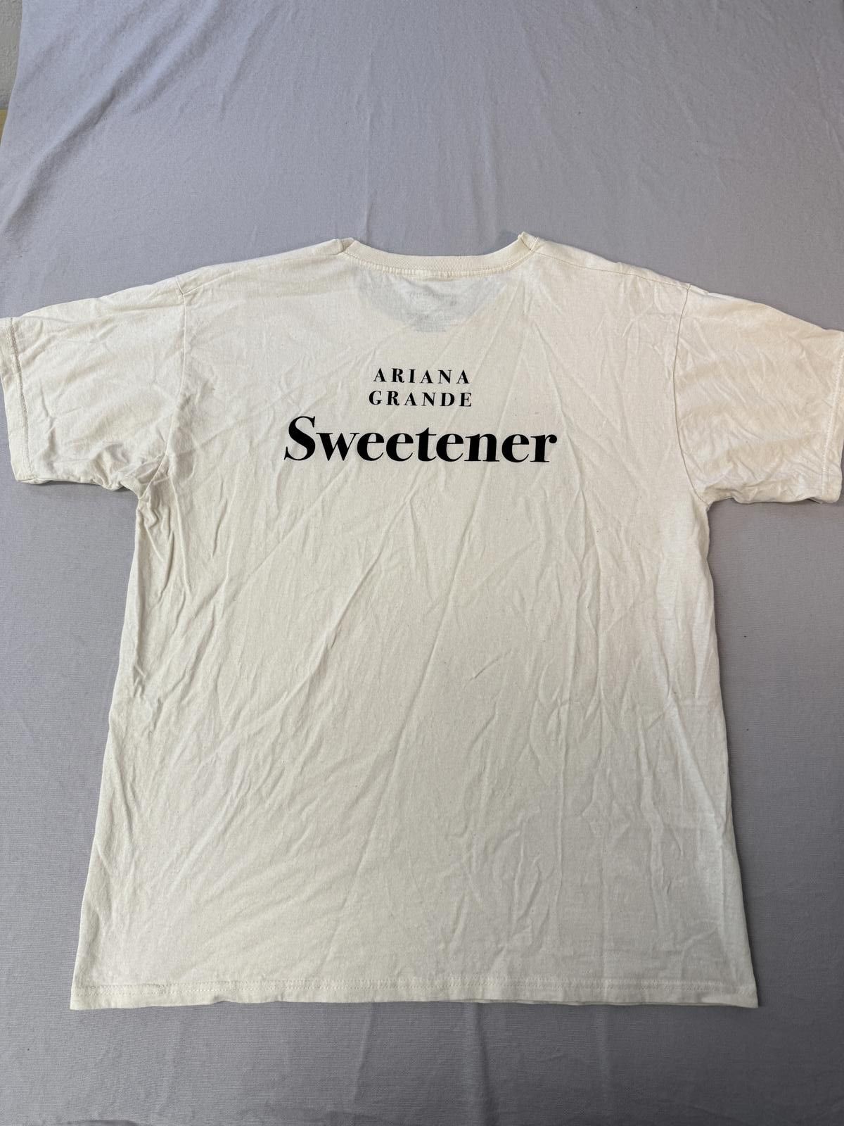 Designer Ariana Grande T-shirt Sweetener Tour Upside Down - 18 Size US L / EU 52-54 / 3 - 2 Thumbnail