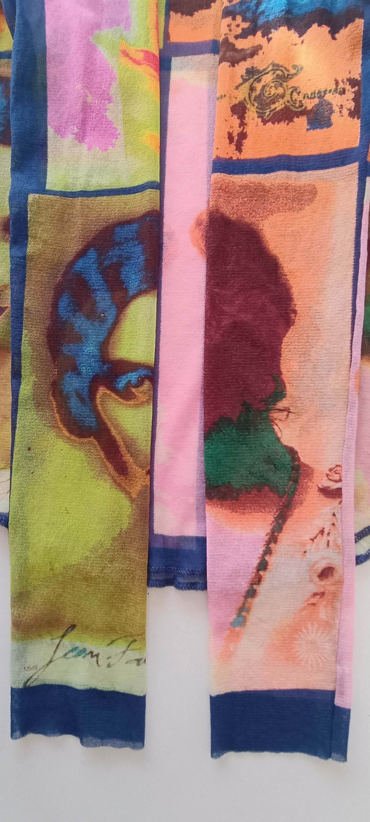 Top - Iconic print on women's frames 1920's