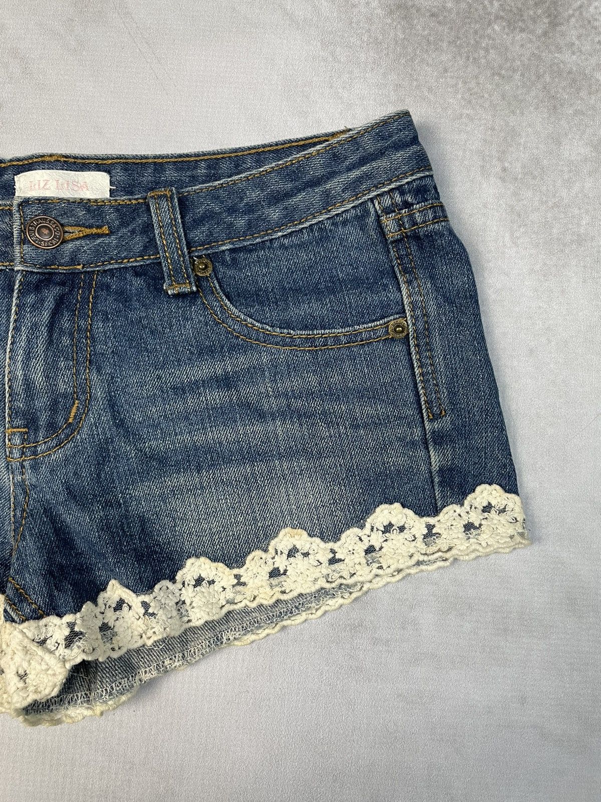 LIZ LISA Y2k Liz Lisa Crochet Lace Trim Denim Shorts Size 27" / US 4 / IT 40 - 3 Thumbnail