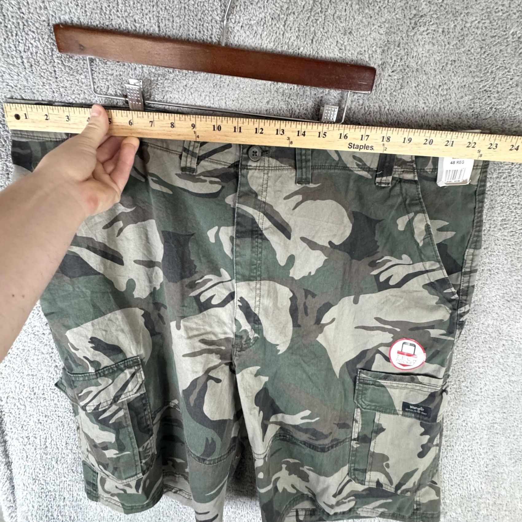 Wrangler Wrangler Cargo Shorts Mens 48 Green Camo Relaxed Fit Stretch Outdoor Tech Pocket Size US 32 / EU 48 - 7 Thumbnail