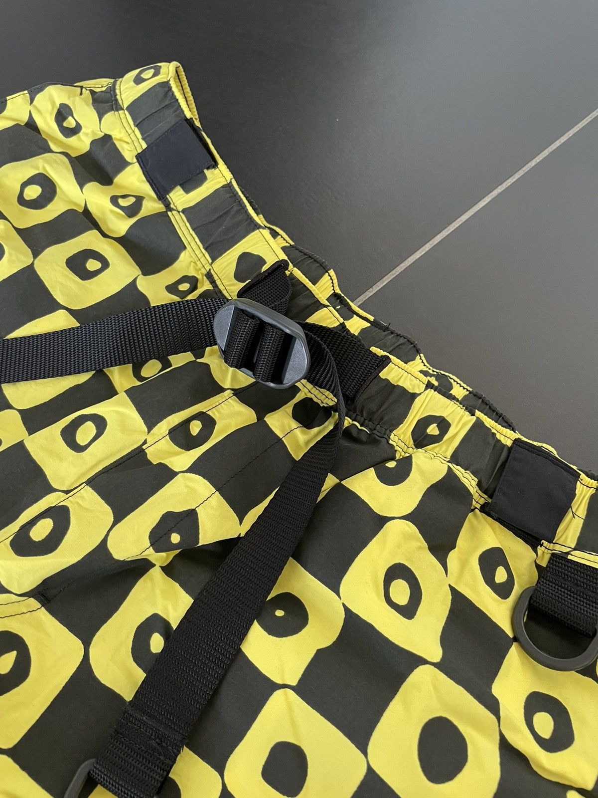Cactus Plant Flea Market × Nike Nike x Cactus Plant Flea Market Waffle Pants Yellow Black Size US 32 / EU 48 - 6 Thumbnail