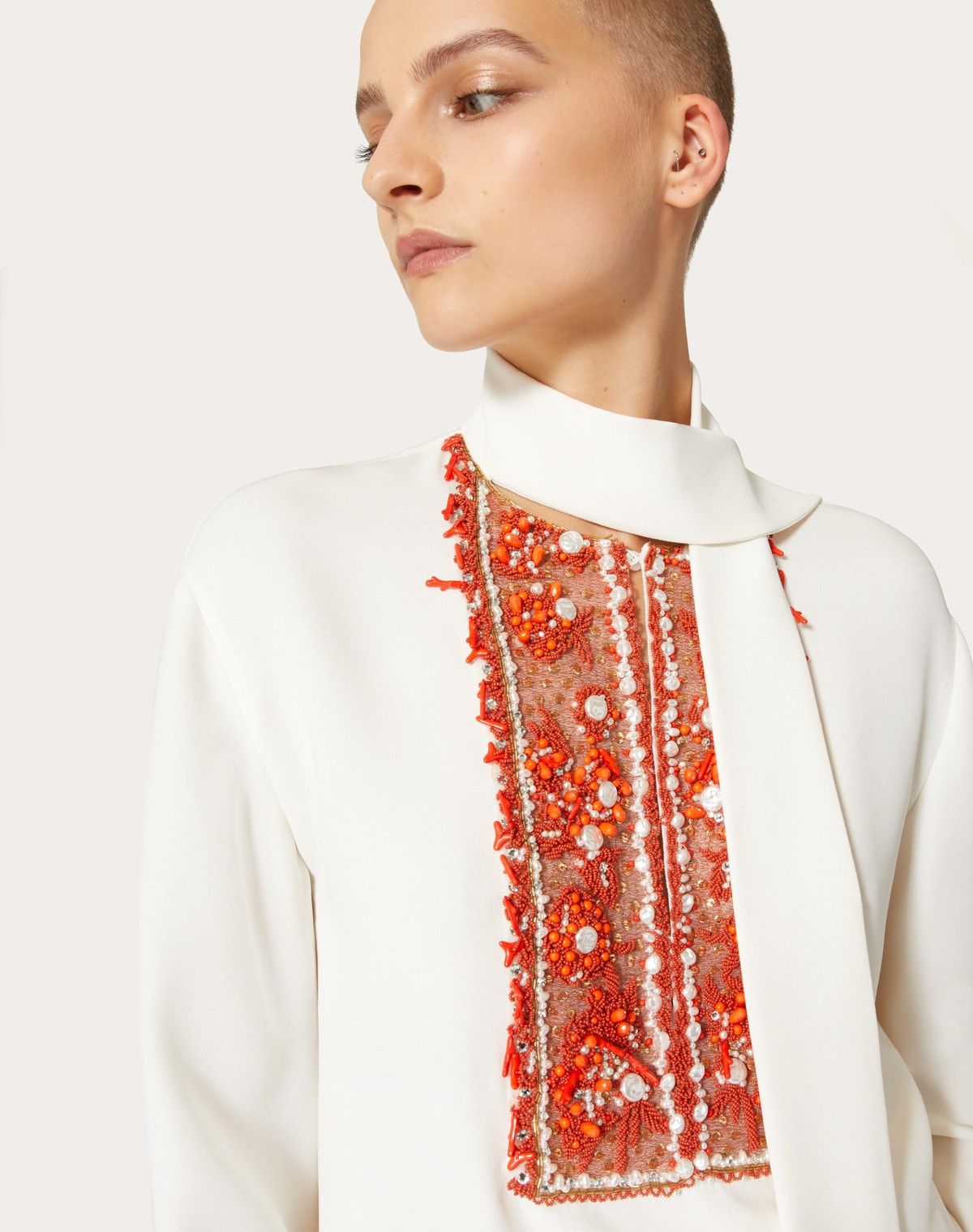 Valentino o1s1wg110525 Embroidered Cady Couture Top in White Size XS / US 0-2 / IT 36-38 - 6 Thumbnail
