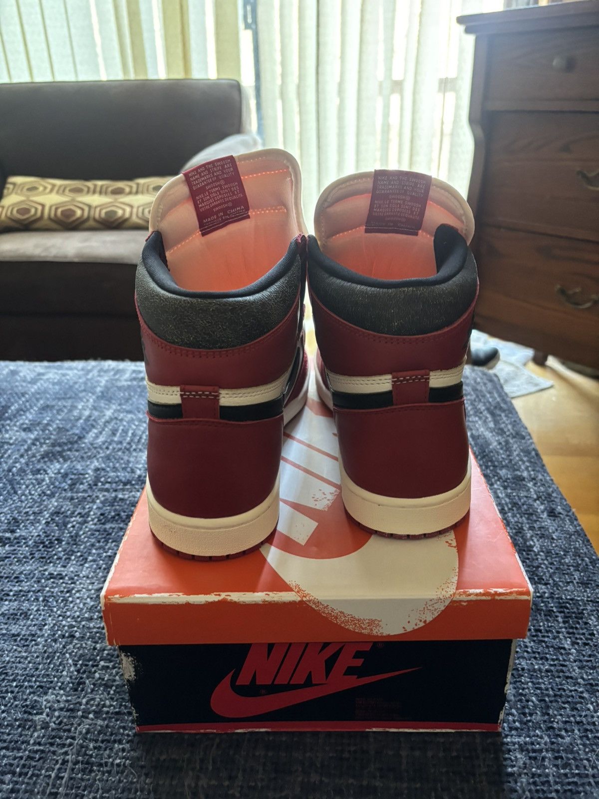 Jordan Brand Jordan 1 Lost and Found Size US 9.5 / EU 42-43 - 4 Thumbnail