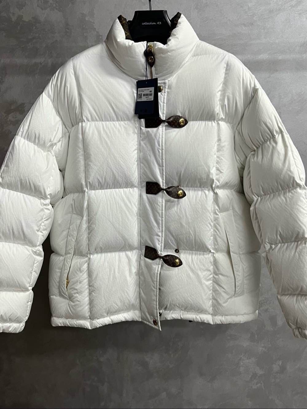 Louis Vuitton Louis Vuitton White Goose Down Puffer Jacket Size 46 Size L / US 10 / IT 46 - 1 Thumbnail