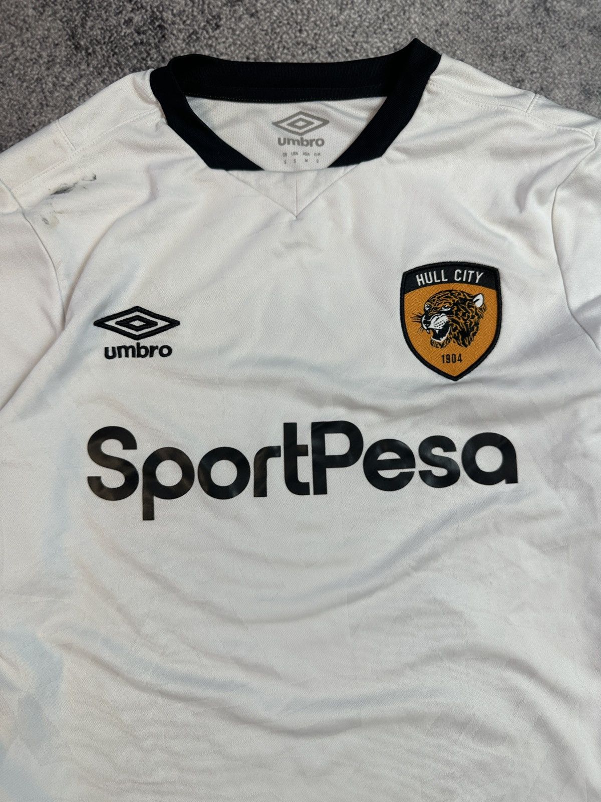 Umbro Umbro Hull City Soccer Jersey Streetwear Rare Casual VTg S Size US S / EU 44-46 / 1 - 3 Thumbnail