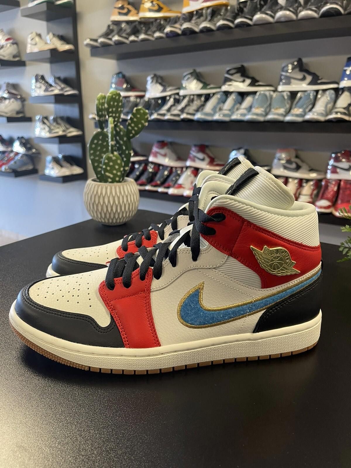 Air Jordan 1 Mid Let Her Man Sail Red White Women's Size 12