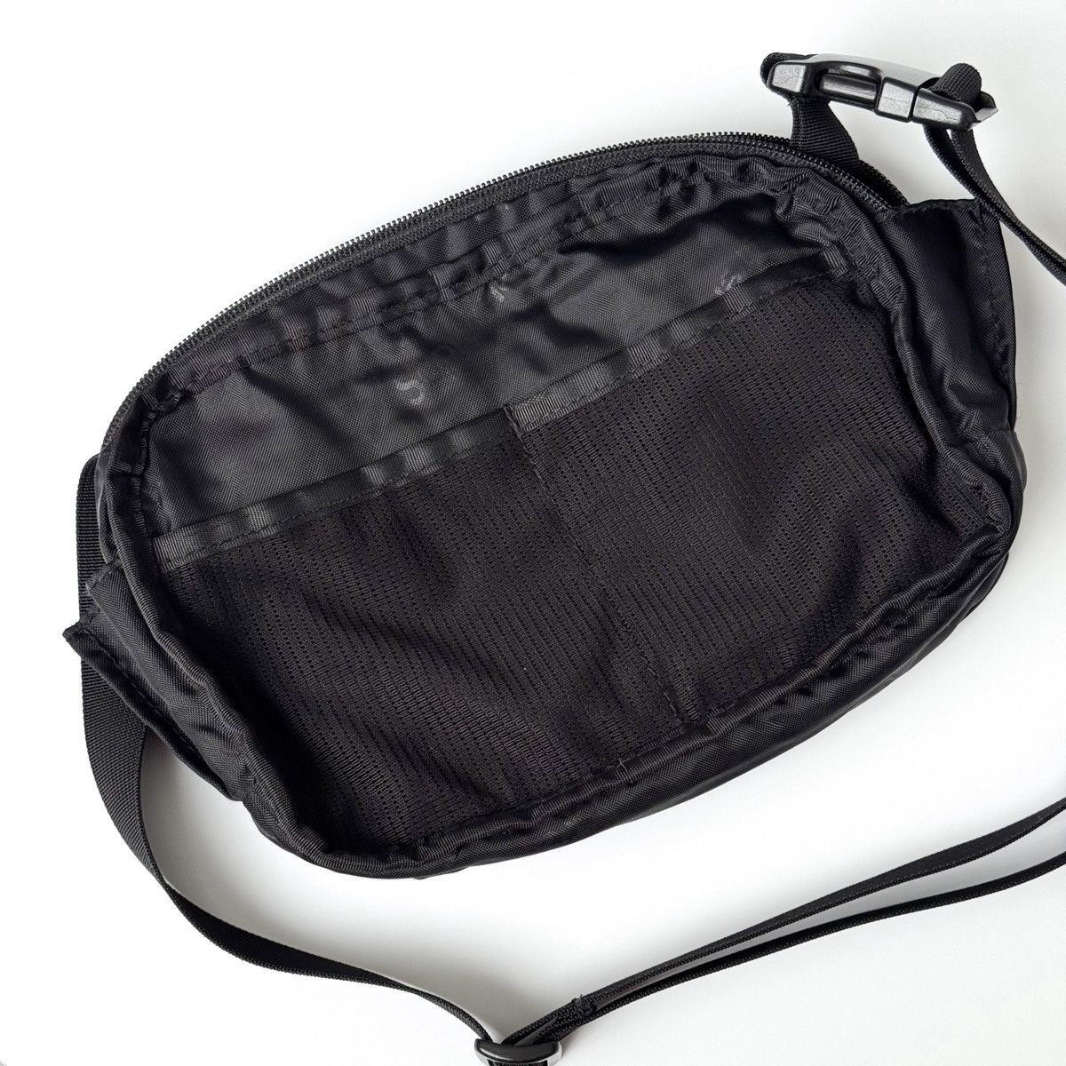 Supreme Shoulder Bag (FW18)