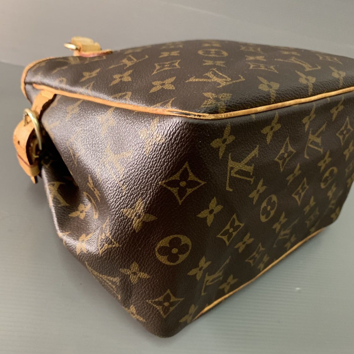 Louis Vuitton Louis Vuitton Monogram Batignolles Horizontal PM Handbag Size ONE SIZE - 6 Thumbnail
