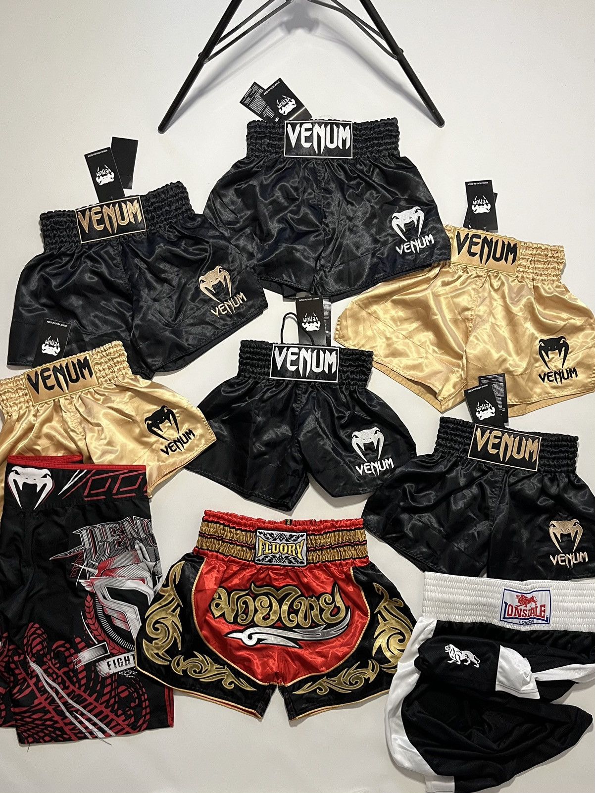 Vintage Vintage Venum Muai Thai Shorts Brand New Size US 32 / EU 48 - 2 Thumbnail