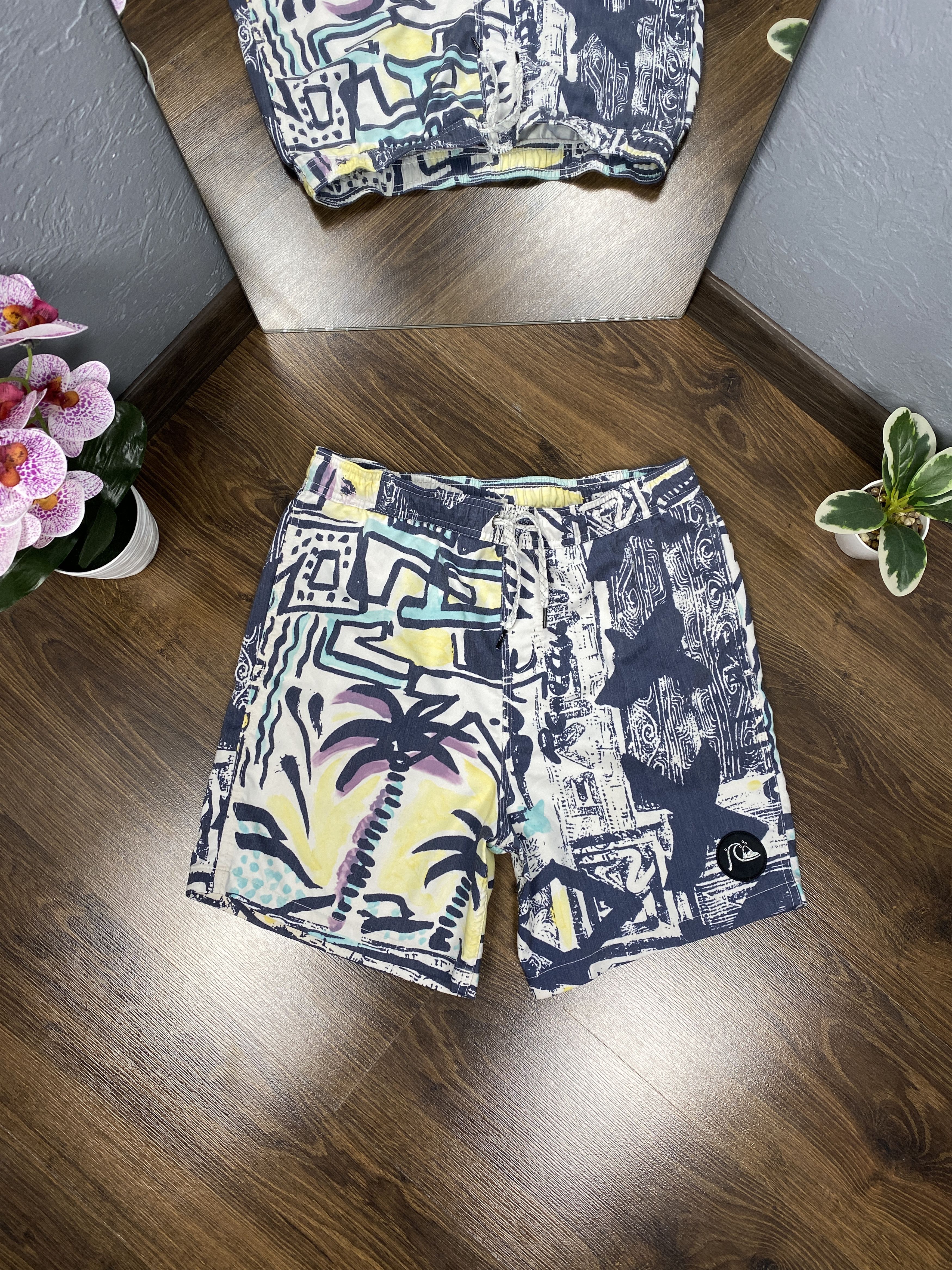 Quiksilver Quiksilver Vintage Surf Swimming Shorts Size US 34 / EU 50 - 1 Thumbnail