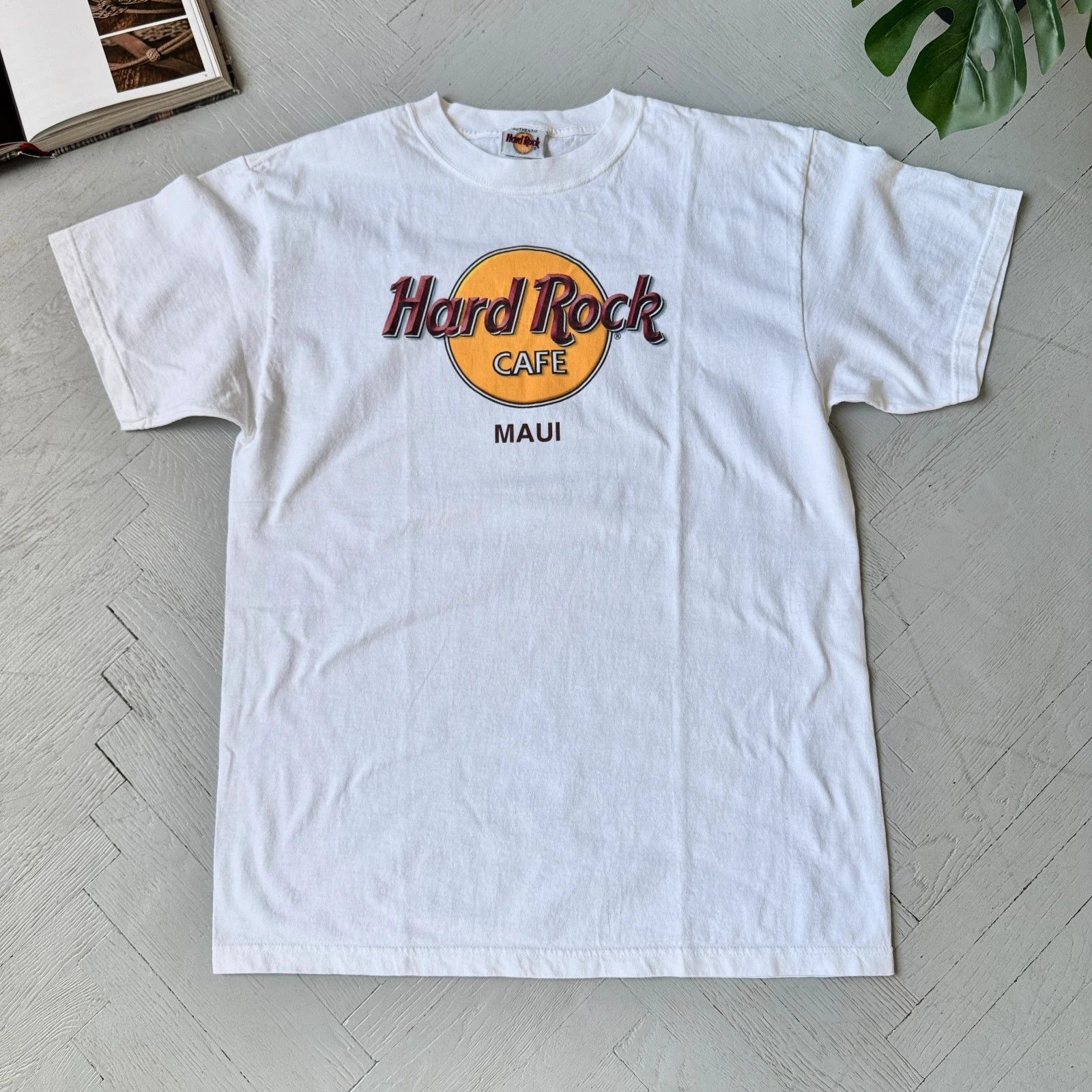 Hard Rock Cafe Vintage Hard Rock Cafe Maui Graphic Tee Shirt Size US L / EU 52-54 / 3 - 1 Thumbnail