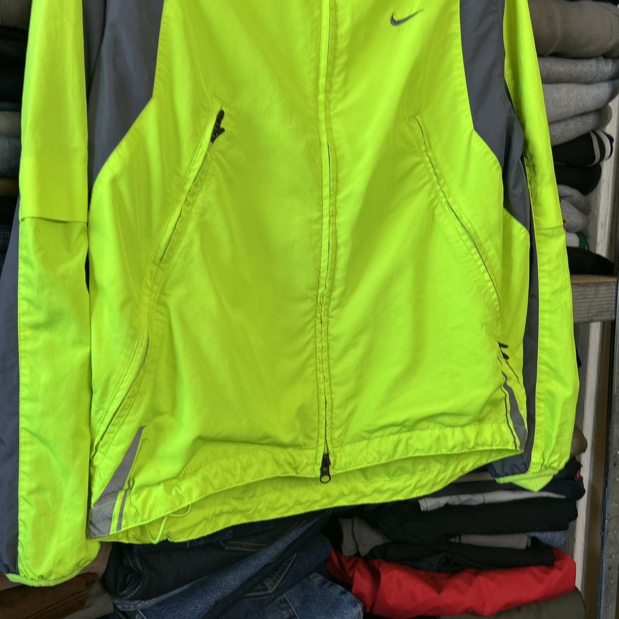 Nike Vintage Nike Dri Fit Sportswear nylon streetwear jacket Size US M / EU 48-50 / 2 - 3 Thumbnail