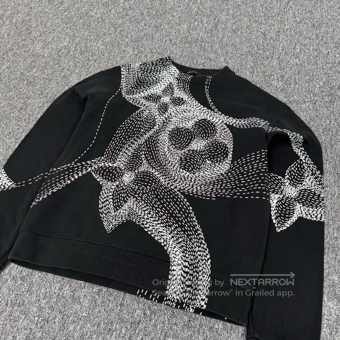 Louis Vuitton Louis Vuitton Sketch of a floral print; round-neck hoodie| Size US S / EU 44-46 / 1 - 3 Thumbnail