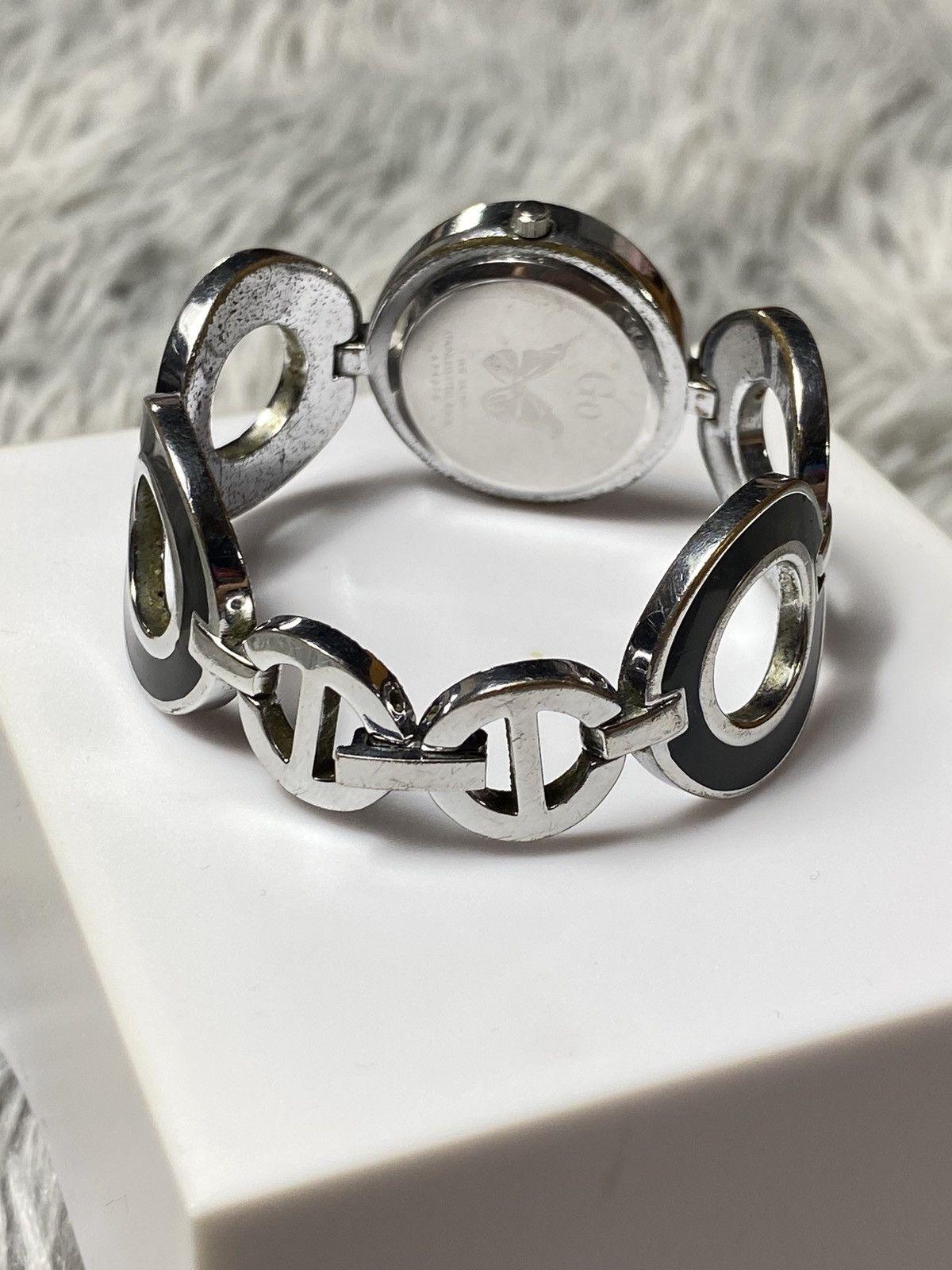 Hysteric Glamour Bold Circle-Link Bracelet Watch - Elegant Design Size ONE SIZE - 3 Thumbnail