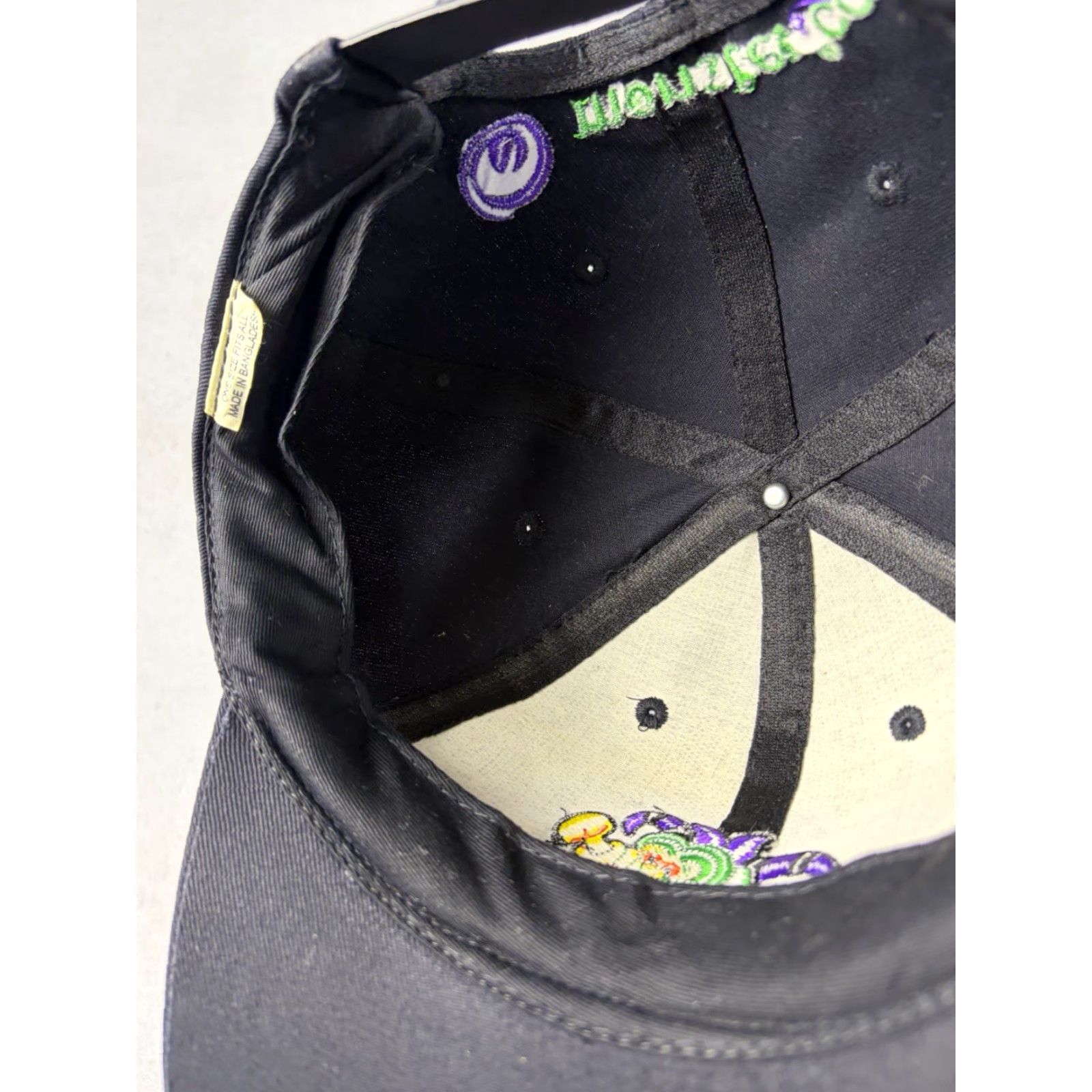 Vintage VINTAGE Monster Hat SnapBack Cap Black Embroidered Creature Logo 90s Men's One Size Adjustable Cotton Twill Cap Size ONE SIZE - 6 Thumbnail