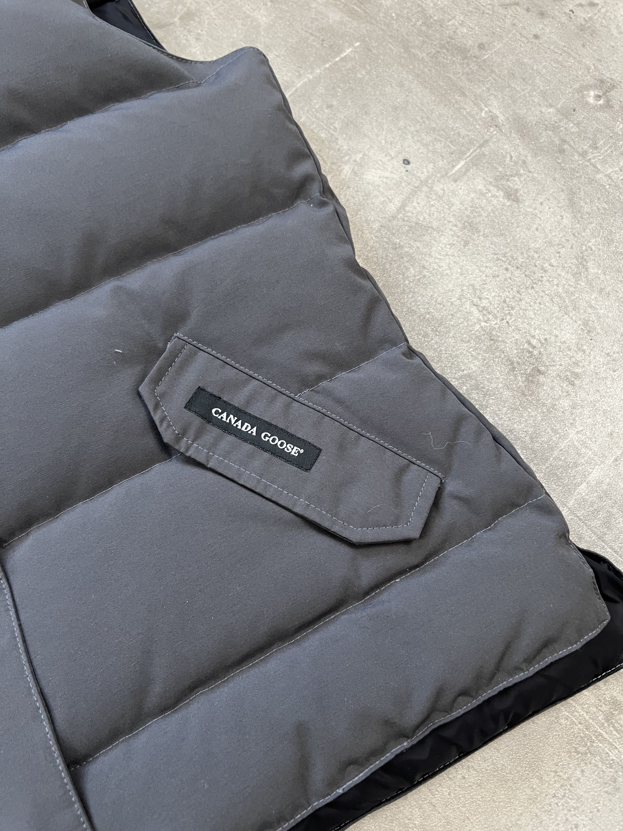 Canada Goose canada goose vest size XL Womens legit luxury Size XL / US 12-14 / IT 48-50 - 3 Thumbnail
