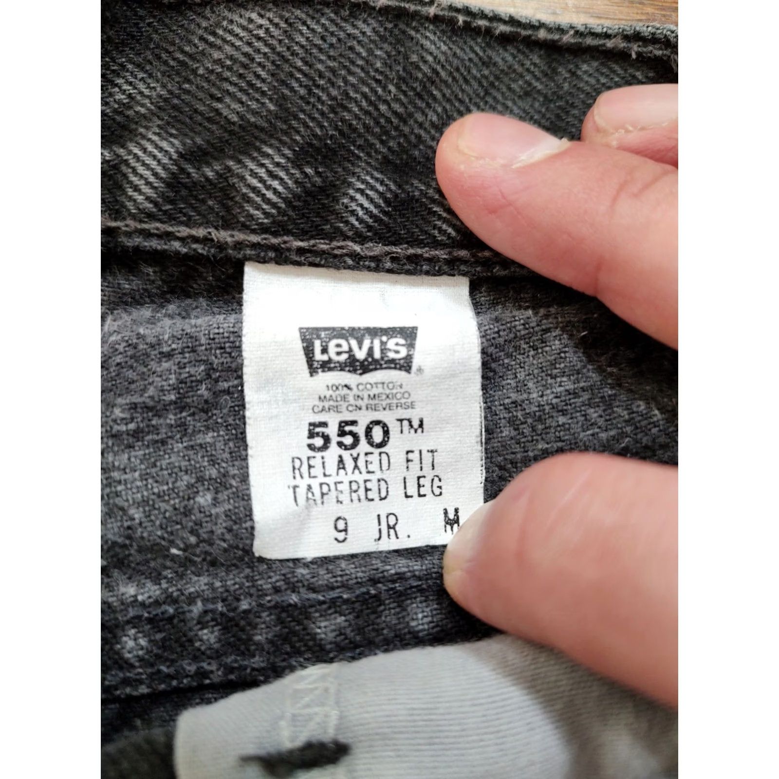 Levi's VINTAGE Levi's 550 Jeans Womens 9 26x30 Black Denim 90s Relaxed Tapered 5-Pocket Mens Girls Womens Size 30" / US 8 / IT 44 - 7 Thumbnail