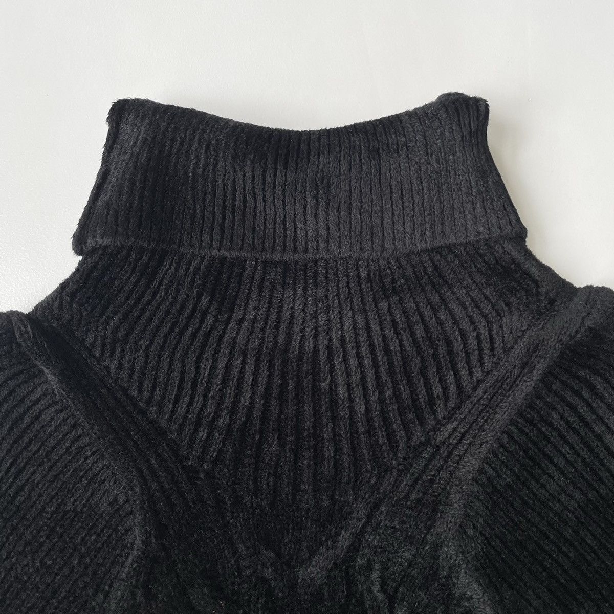 Haider Ackermann Black Chenile Chevron Velvet Sweater Size US S / EU 44-46 / 1 - 3 Thumbnail