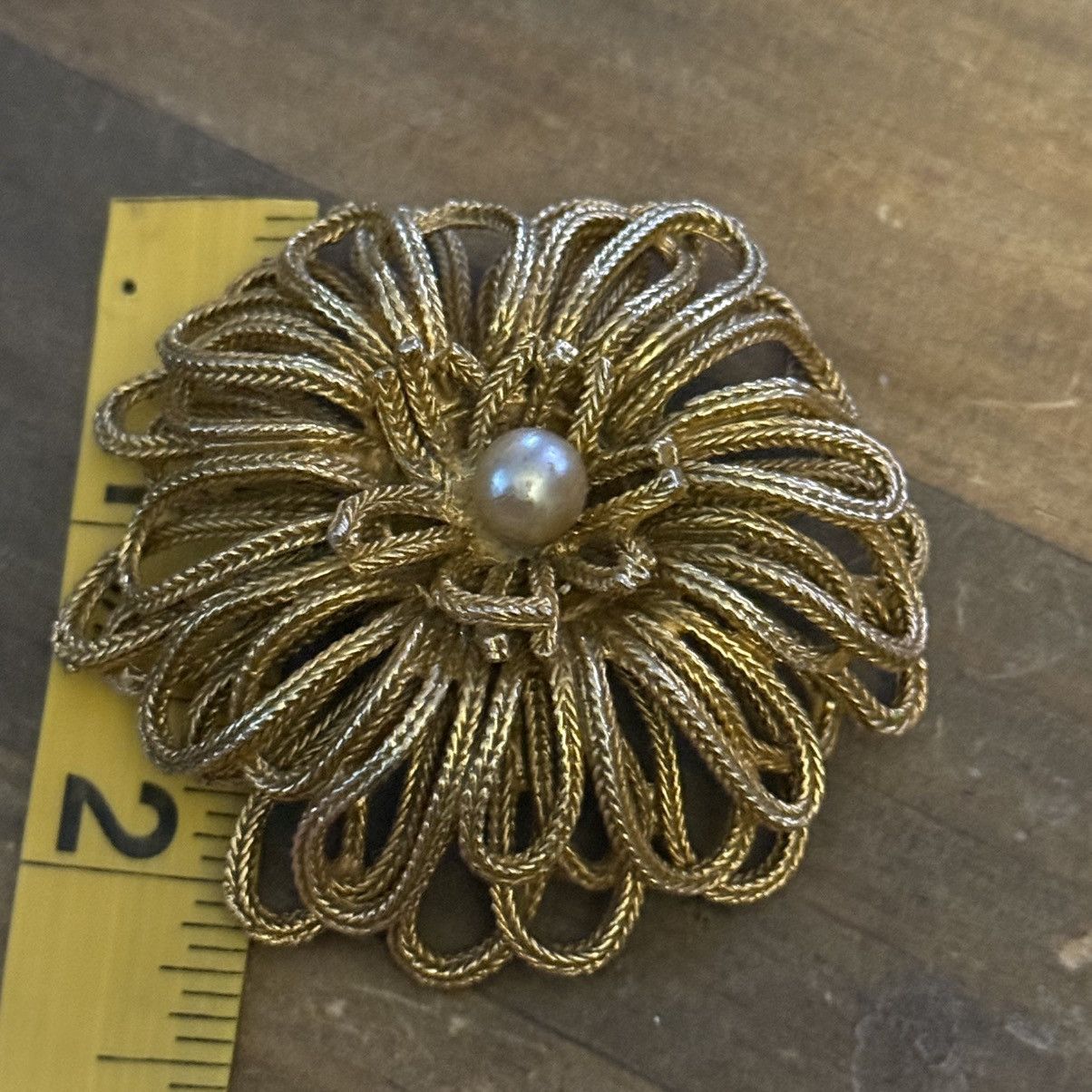 Vintage Vintage Capri gold tone flower brooch Size ONE SIZE - 3 Thumbnail