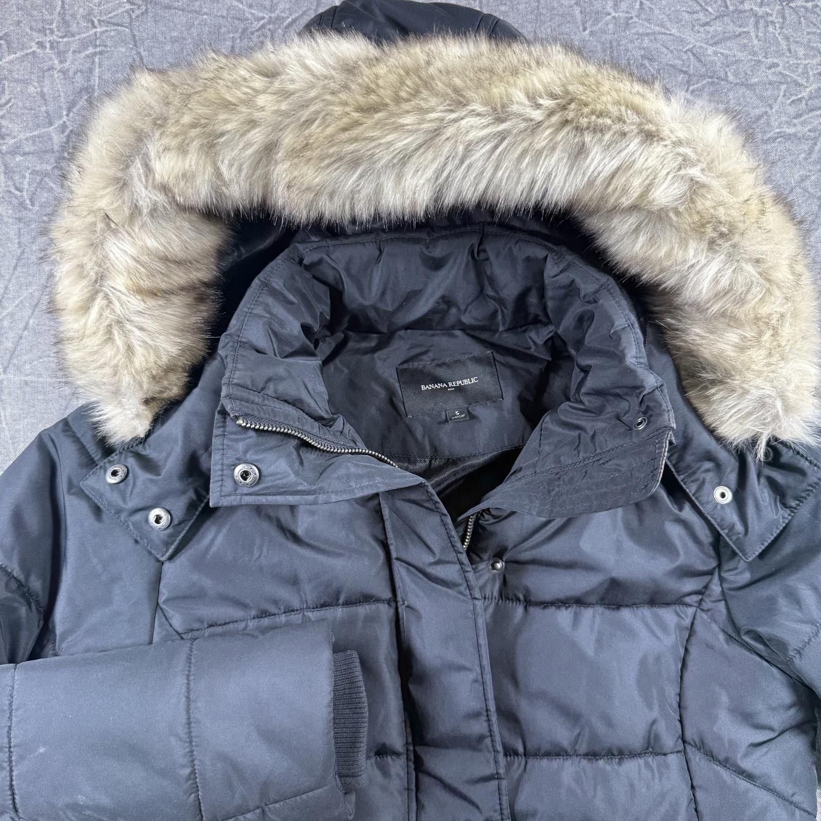 Banana Republic Banana Republic Jacket Women's S Black Puffer Faux Fur Size S / US 4 / IT 40 - 1 Thumbnail