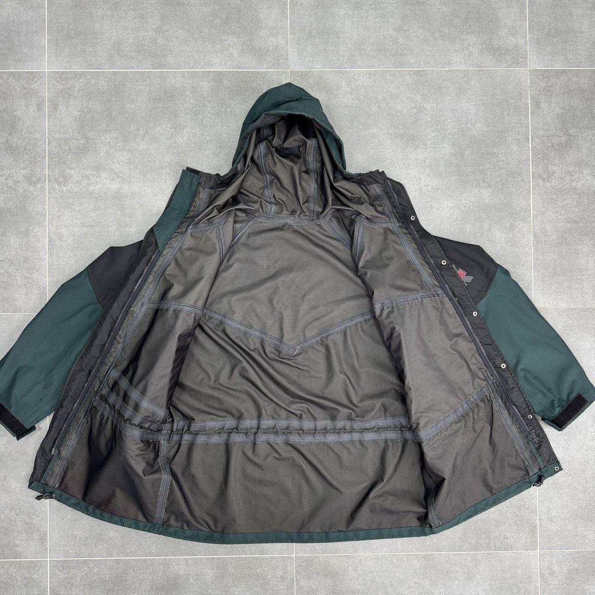Berghaus Vintage Berghaus Extrem 7000 Gore-Tex Fabric Coat Jacket 90s Size US XL / EU 56 / 4 - 14 Thumbnail