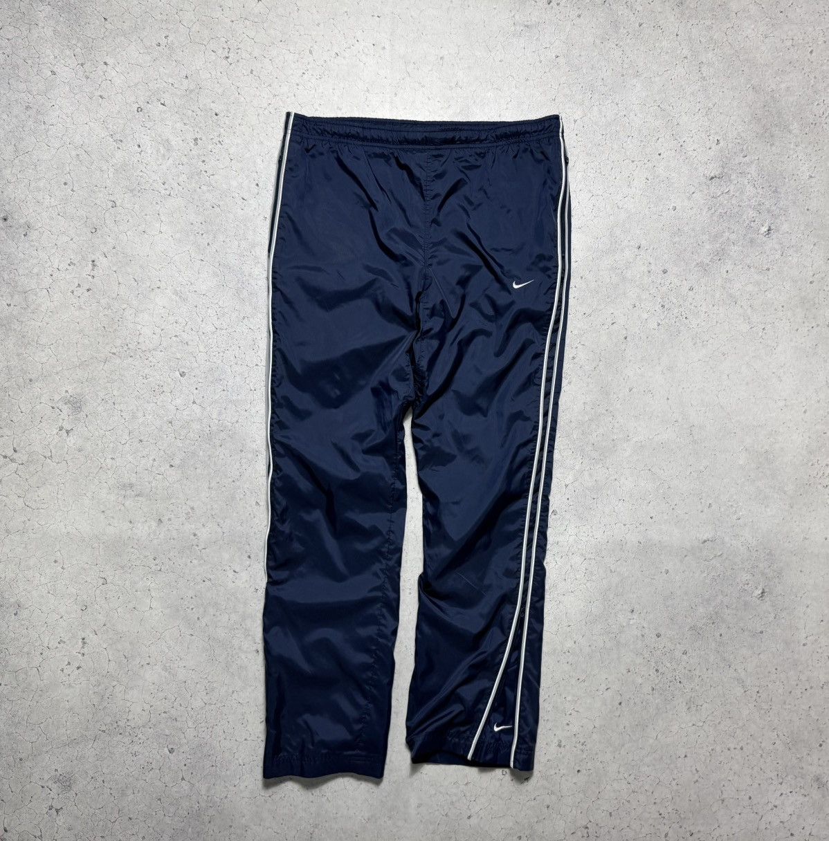 Nike Nike Vintage Nylon Track Pants Swoosh Drill Y2K Navy Size US 30 / EU 46 - 1 Thumbnail