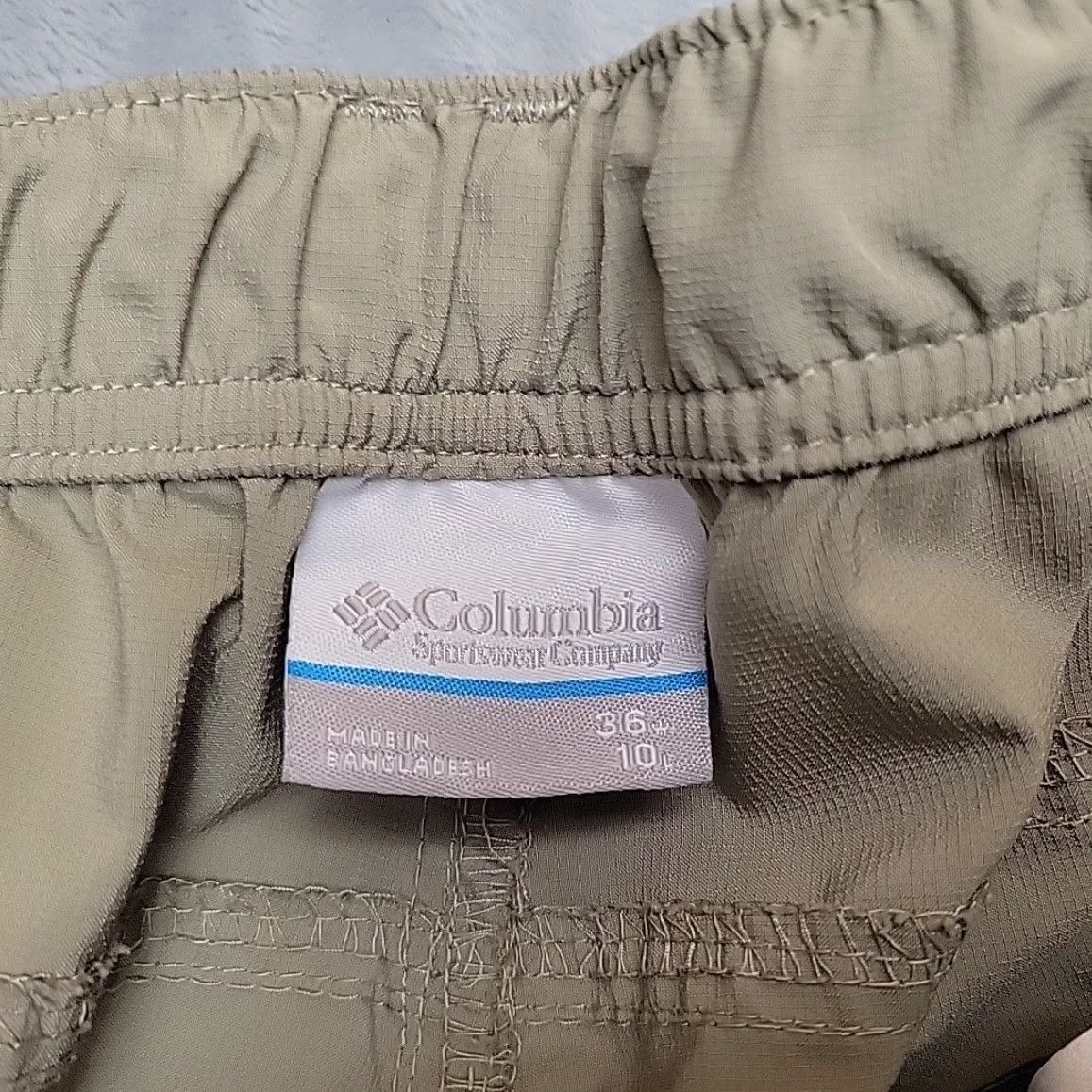 Vintage Columbia Shorts Mens 36x10 Beige Lightweight Performance Fish Hike Cargo UPF 40 Bermuda Casual Outdoor Mens Size US 36 / EU 52 - 2 Thumbnail