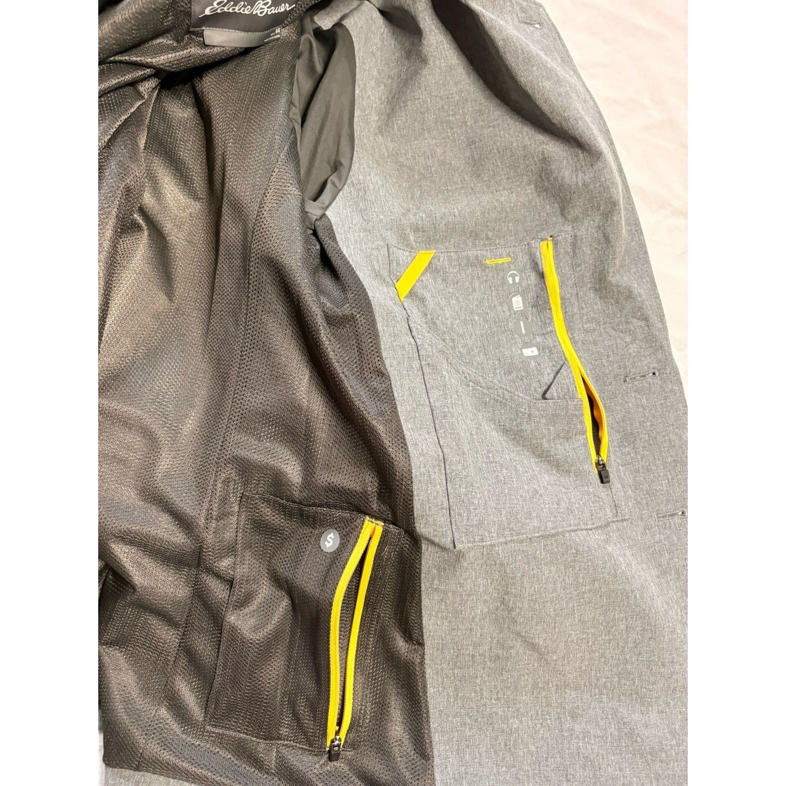 Eddie Bauer Eddie Bauer Men 44R Voyager Travel Ultimate Flex Light Size 44R - 10 Thumbnail