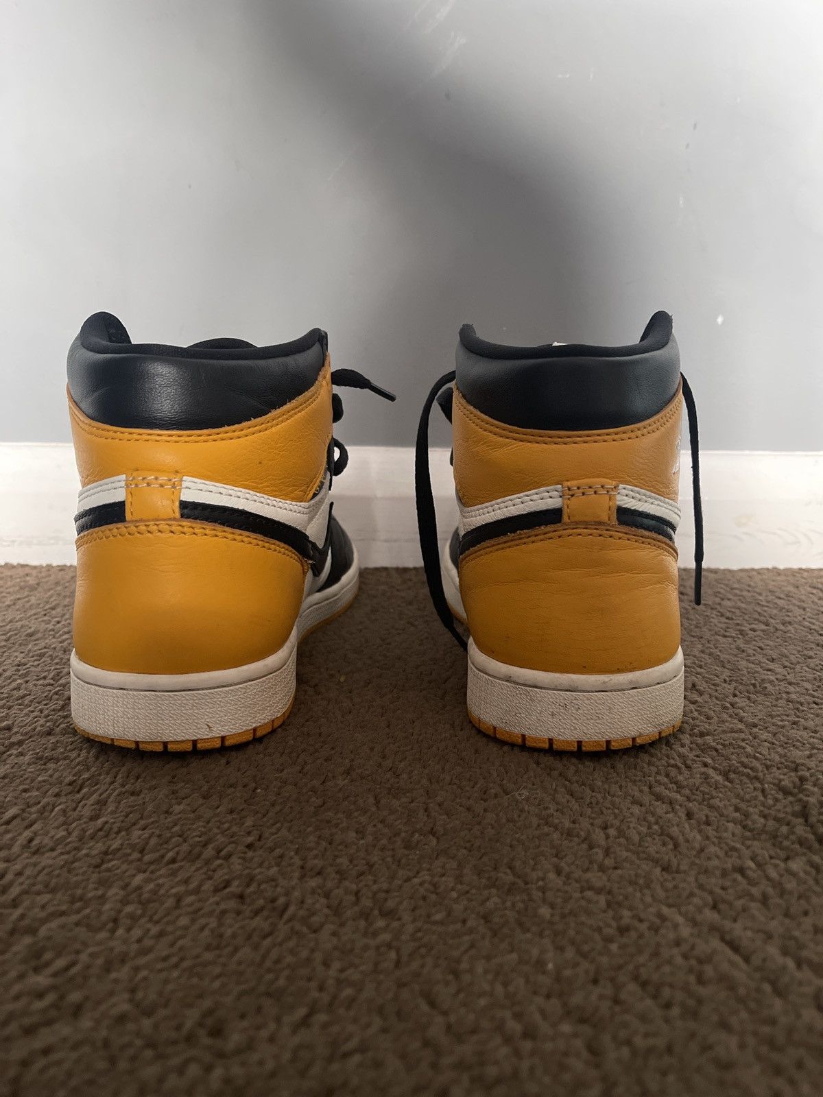 Jordan Brand Air Jordan Retro High OG Taxi/Black Sail UK 8 Size US 8 / EU 41 - 4 Thumbnail