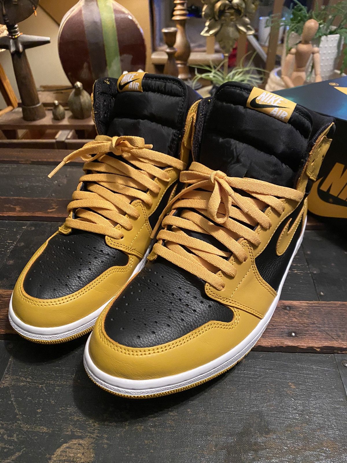 Jordan Brand × Nike Air Jordan retro 1 “pollen” 11M Size US 11 / EU 44 - 1 Thumbnail