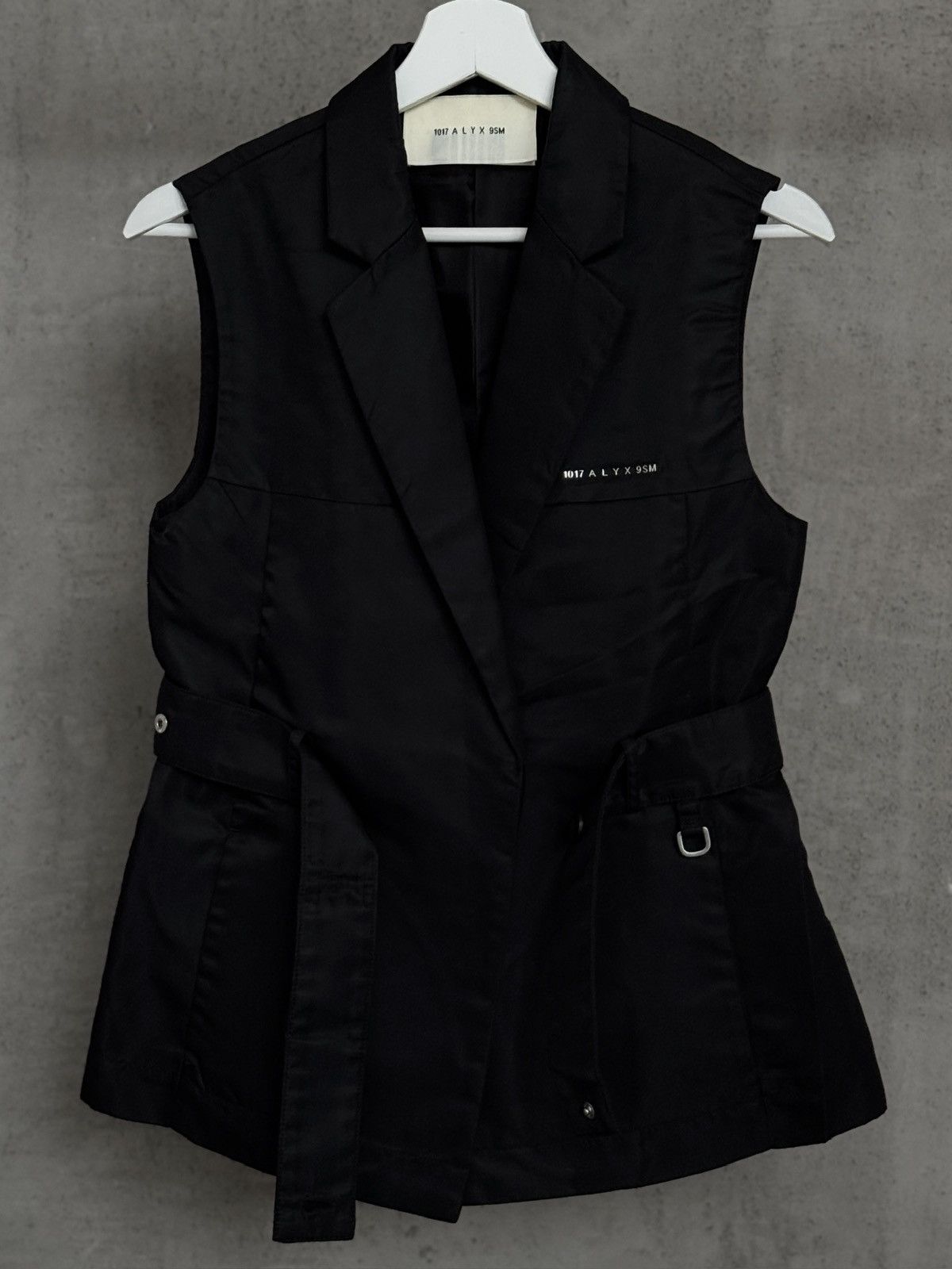 1017 ALYX 9SM 1017 ALYX 9SM - Tailoring Belted Vest Size M / US 6-8 / IT 42-44 - 3 Thumbnail