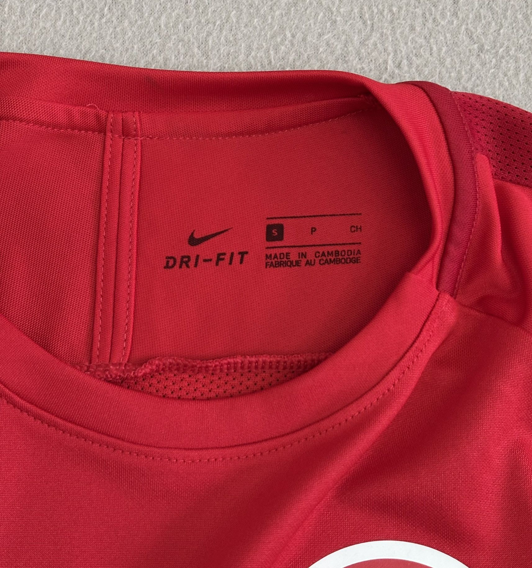 Nike BFC Dynamo 2012/2014 Nike Training Jersey Size S Size US S / EU 44-46 / 1 - 13 Thumbnail
