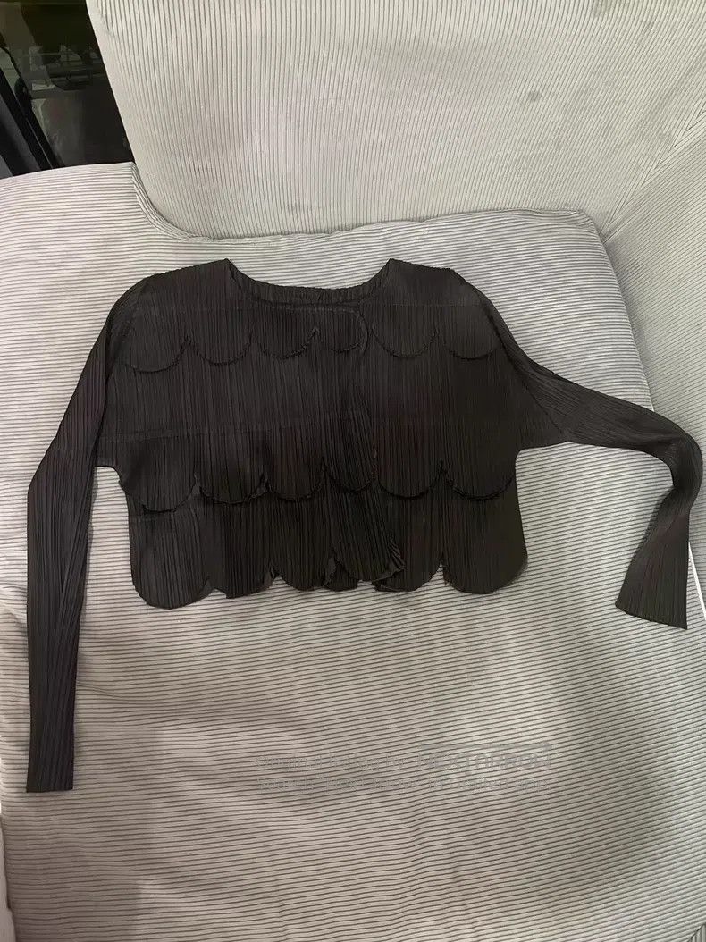 Issey Miyake Issey Miyake Petal Short Cardigan Long Sleeve Size XL / US 12-14 / IT 48-50 - 1 Thumbnail