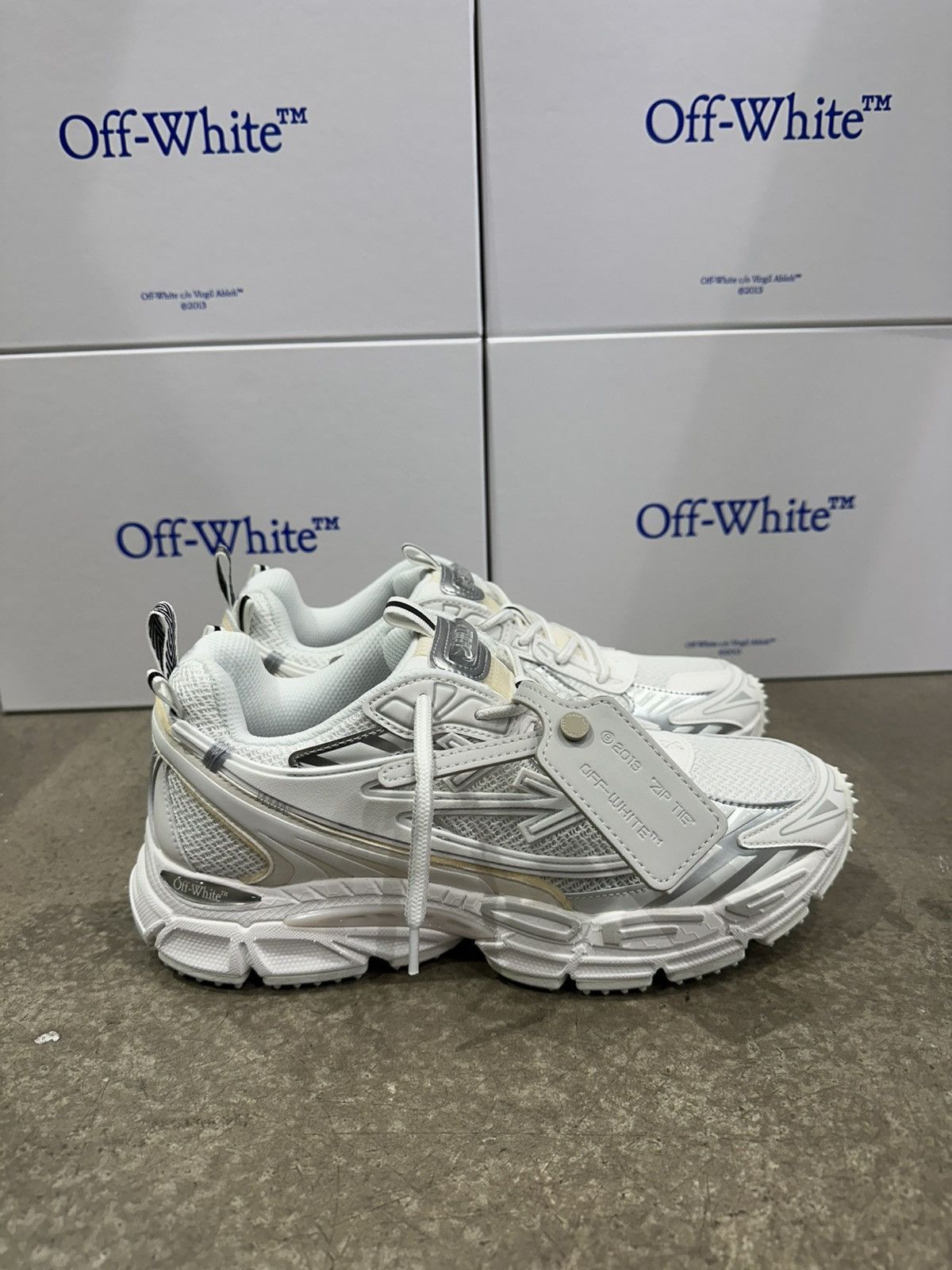 Off-White OFF-WHITE - Be Right Back Sneakers White | Grailed